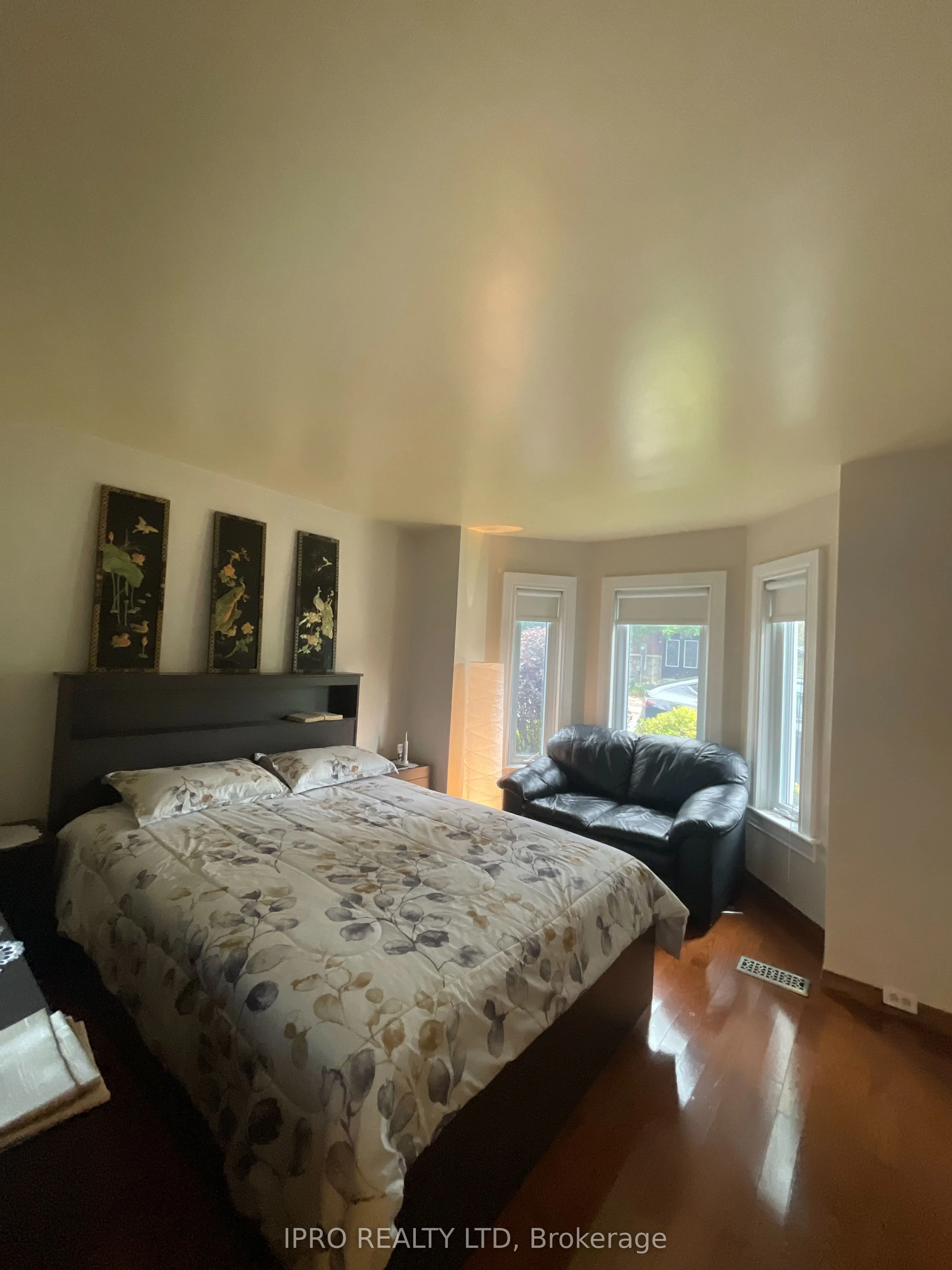 11 Maple Lane