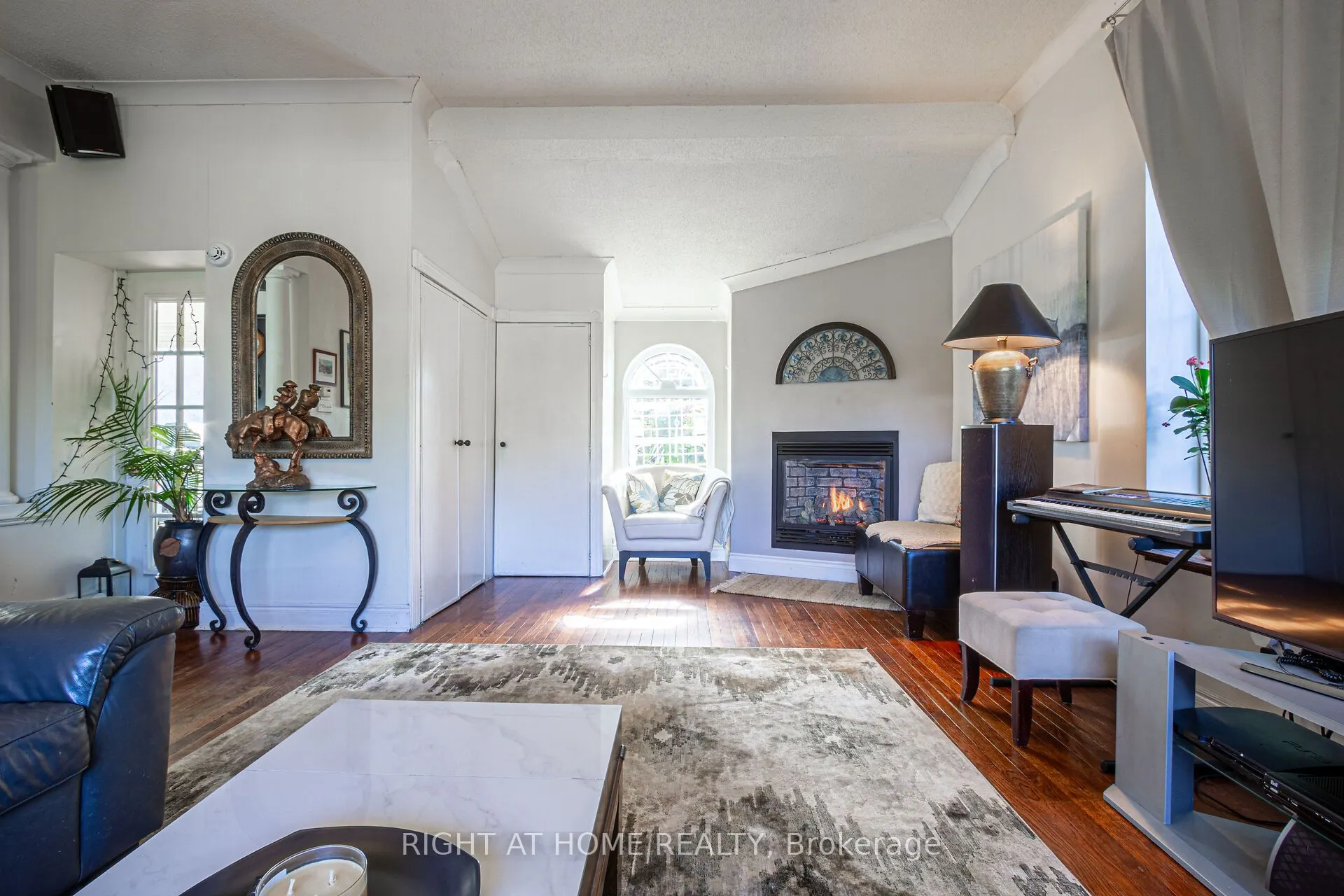 152 Confederation Street