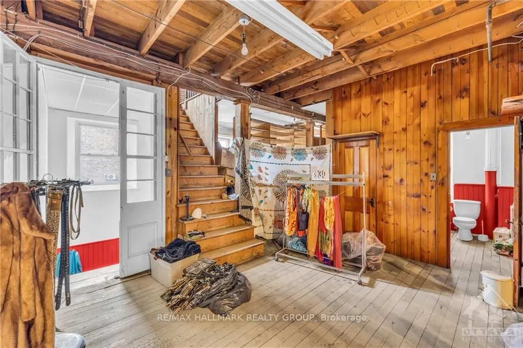 2 GORE Street E