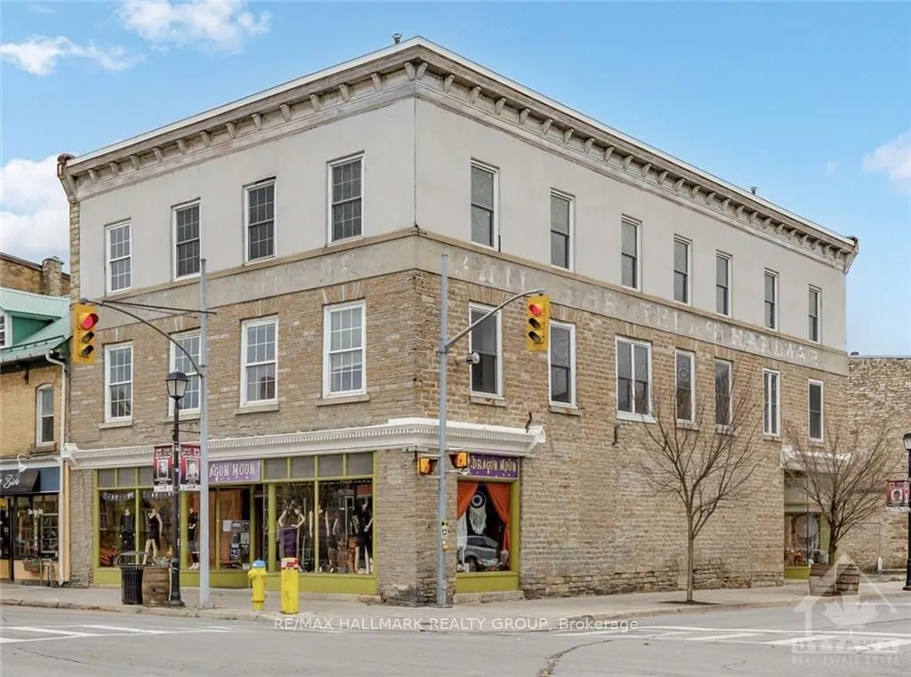 2 GORE Street E