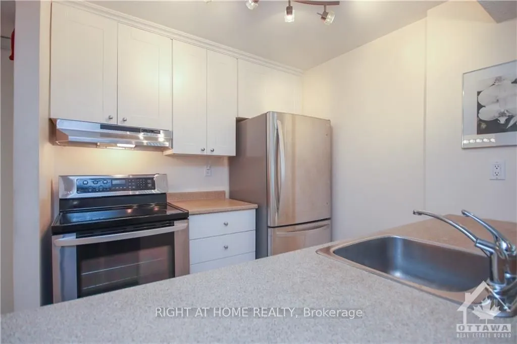 18 NEPEAN Street #701