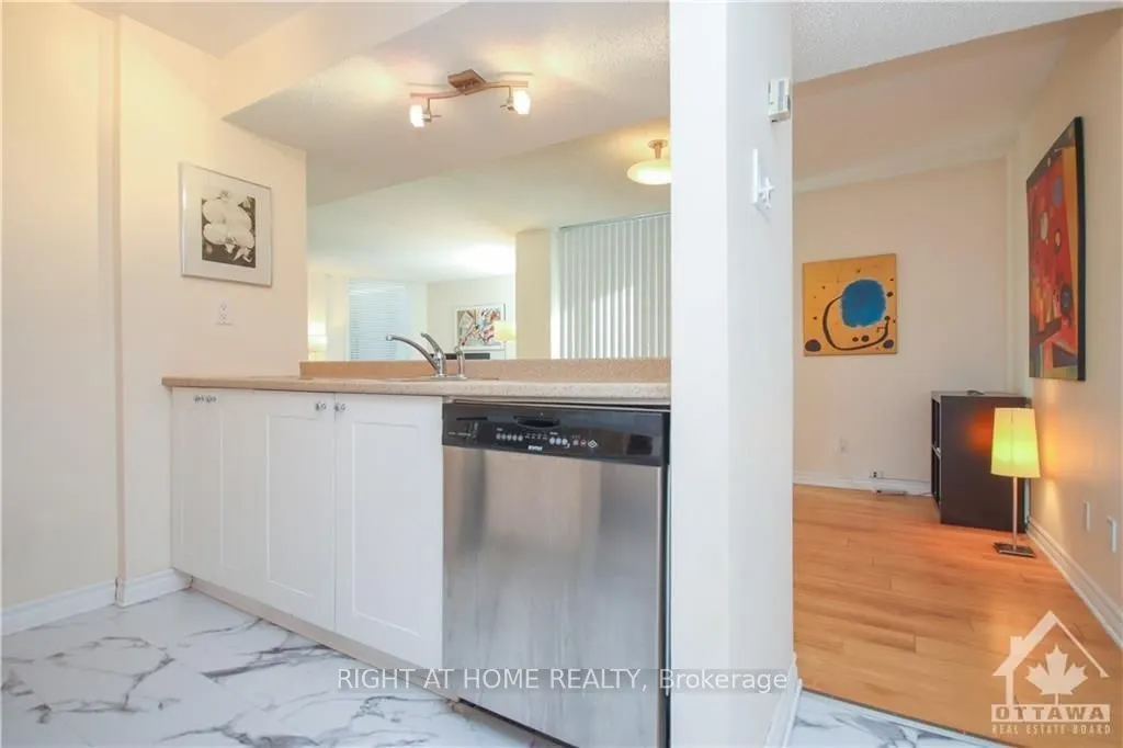 18 NEPEAN Street #701