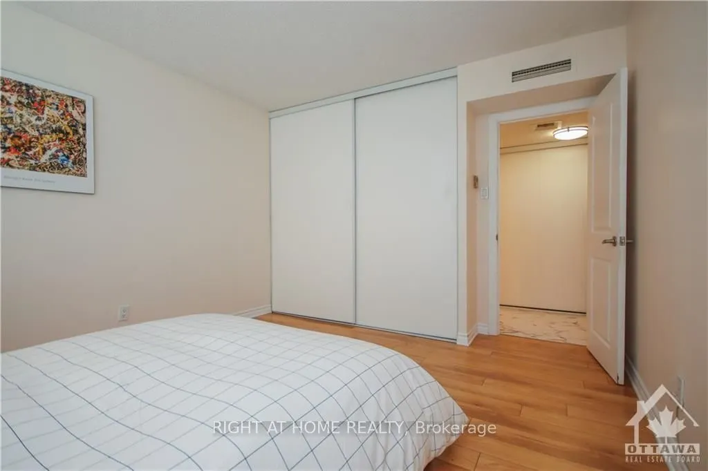 18 NEPEAN Street #701