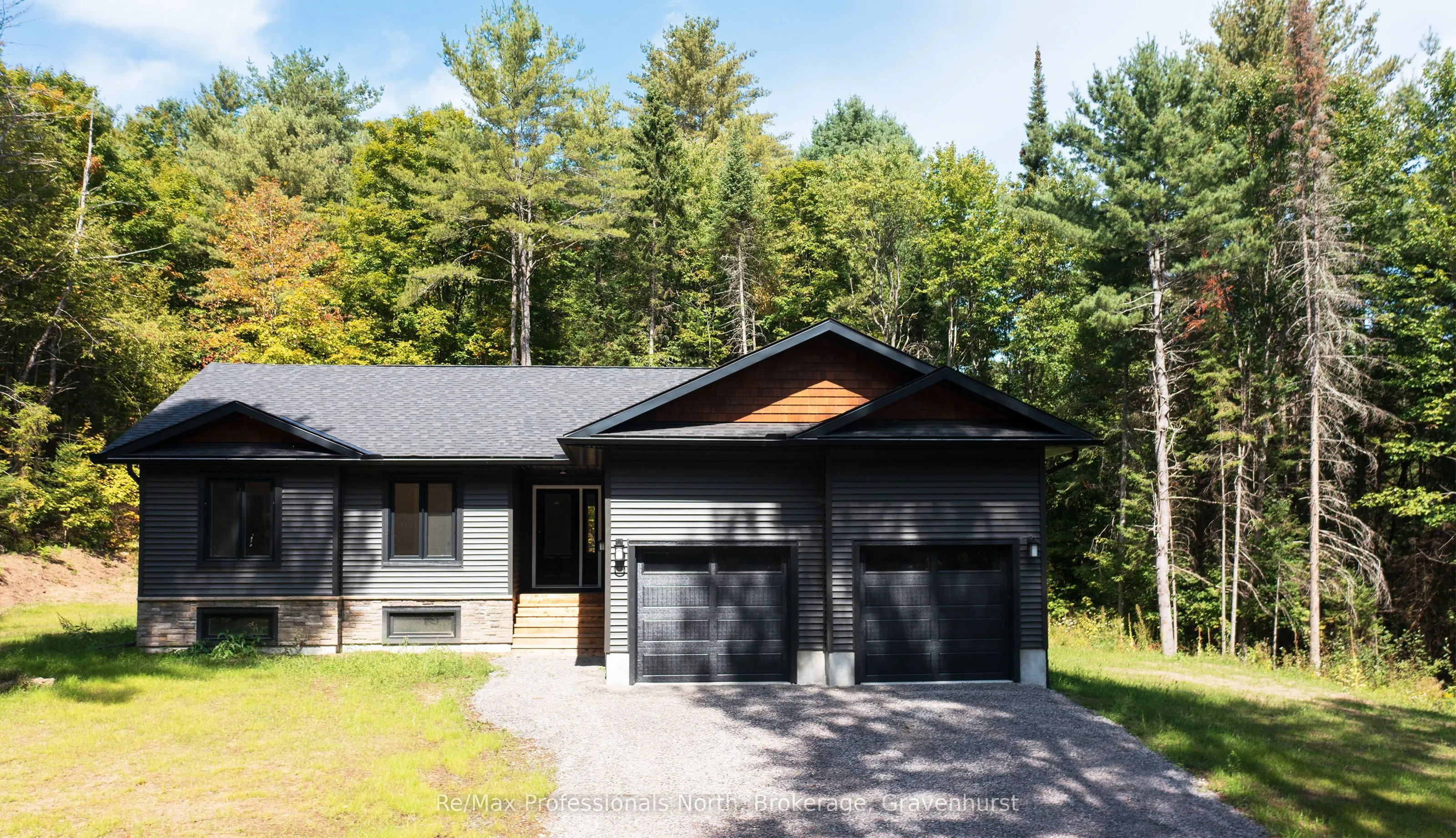 260 STEPHENSON 2 Road W