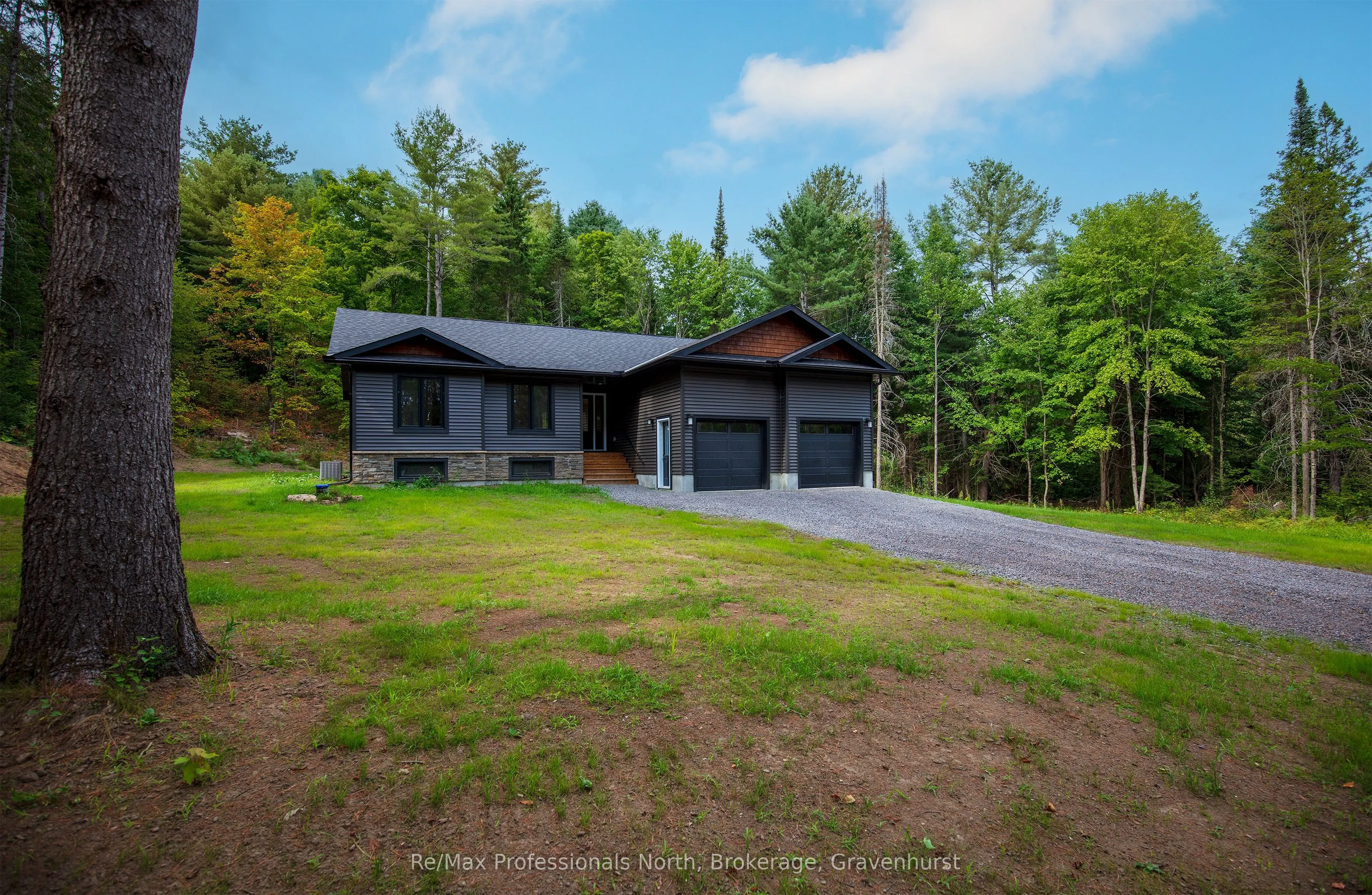 260 STEPHENSON 2 Road W