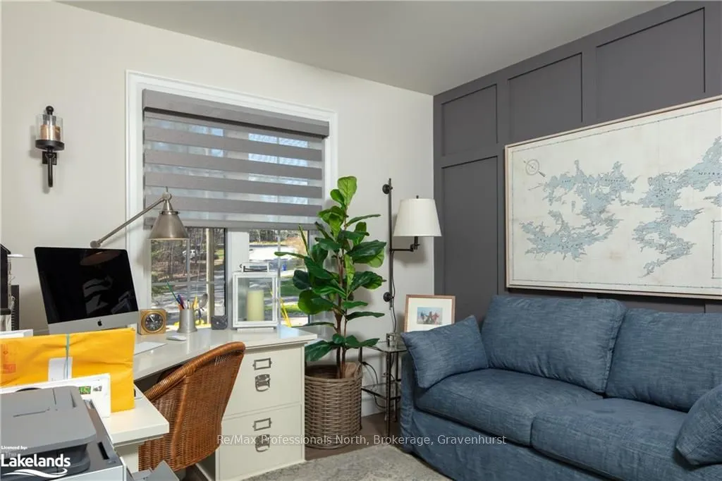 260 STEPHENSON 2 Road W