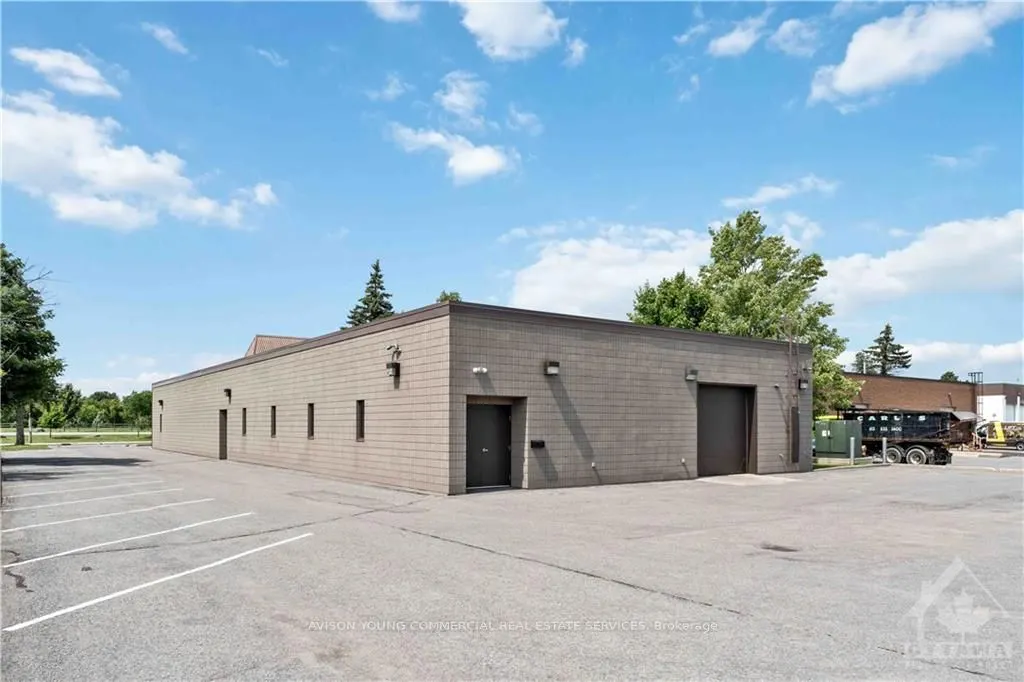 42 COLONNADE Road