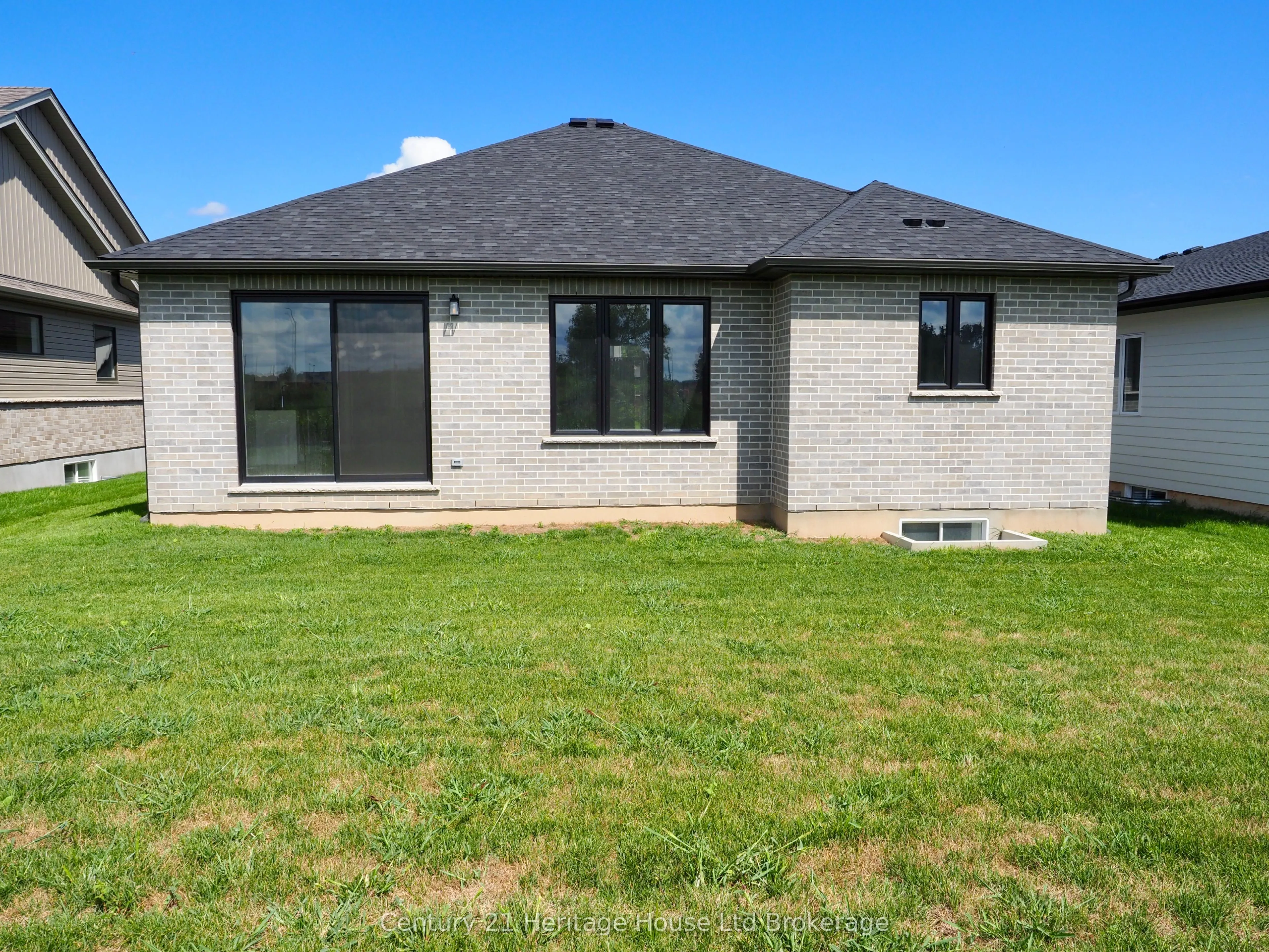 9 SYCAMORE Drive