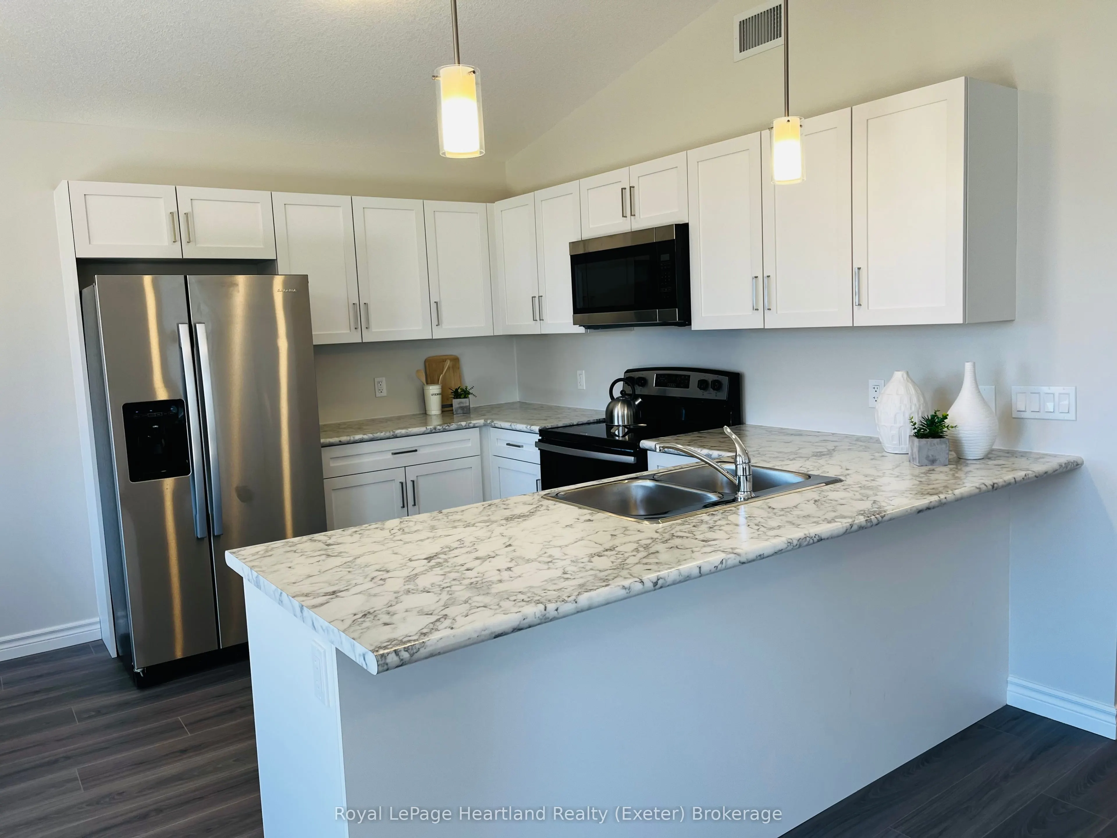 21 Bluffs View Boulevard