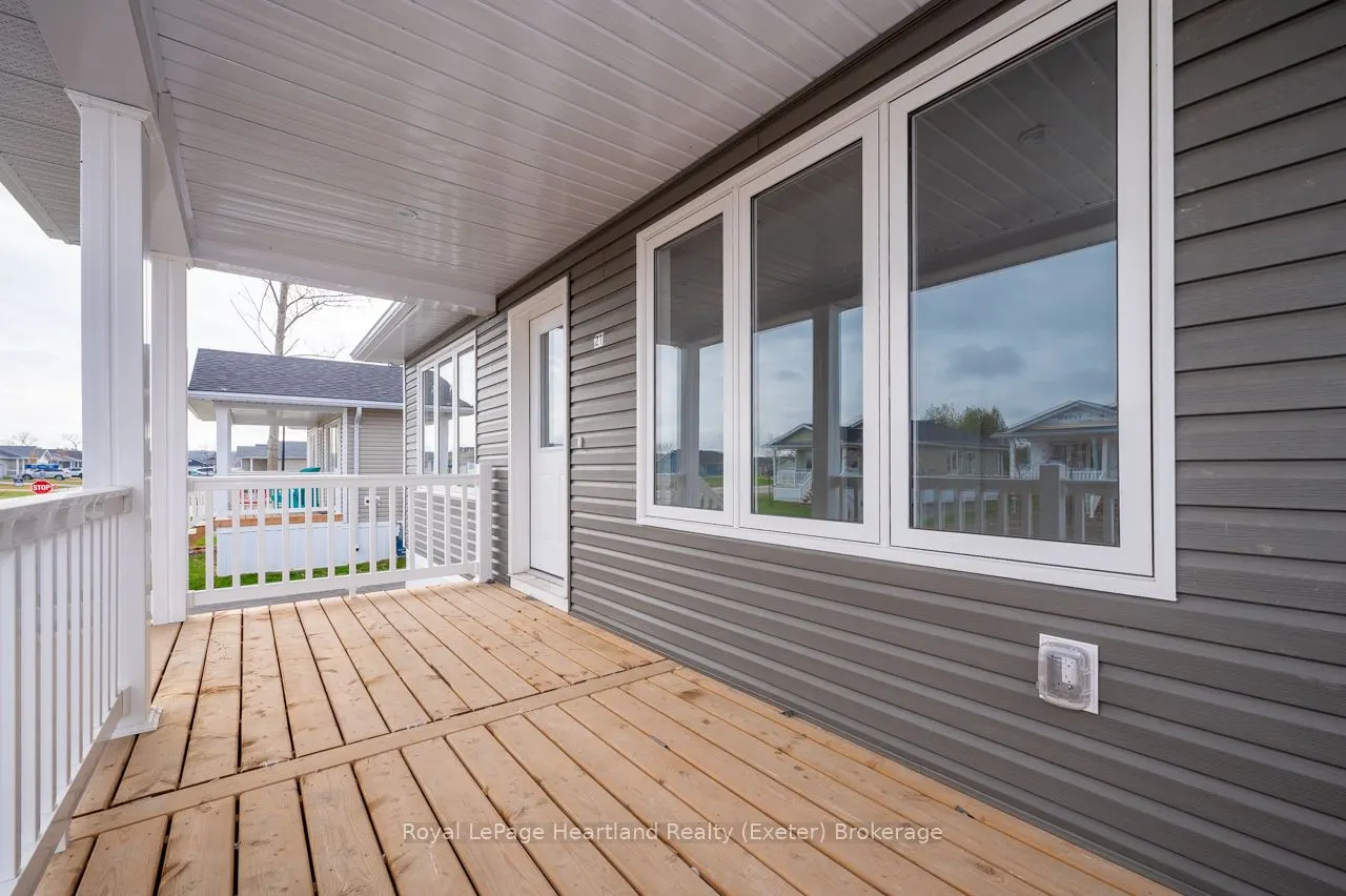 21 Bluffs View Boulevard