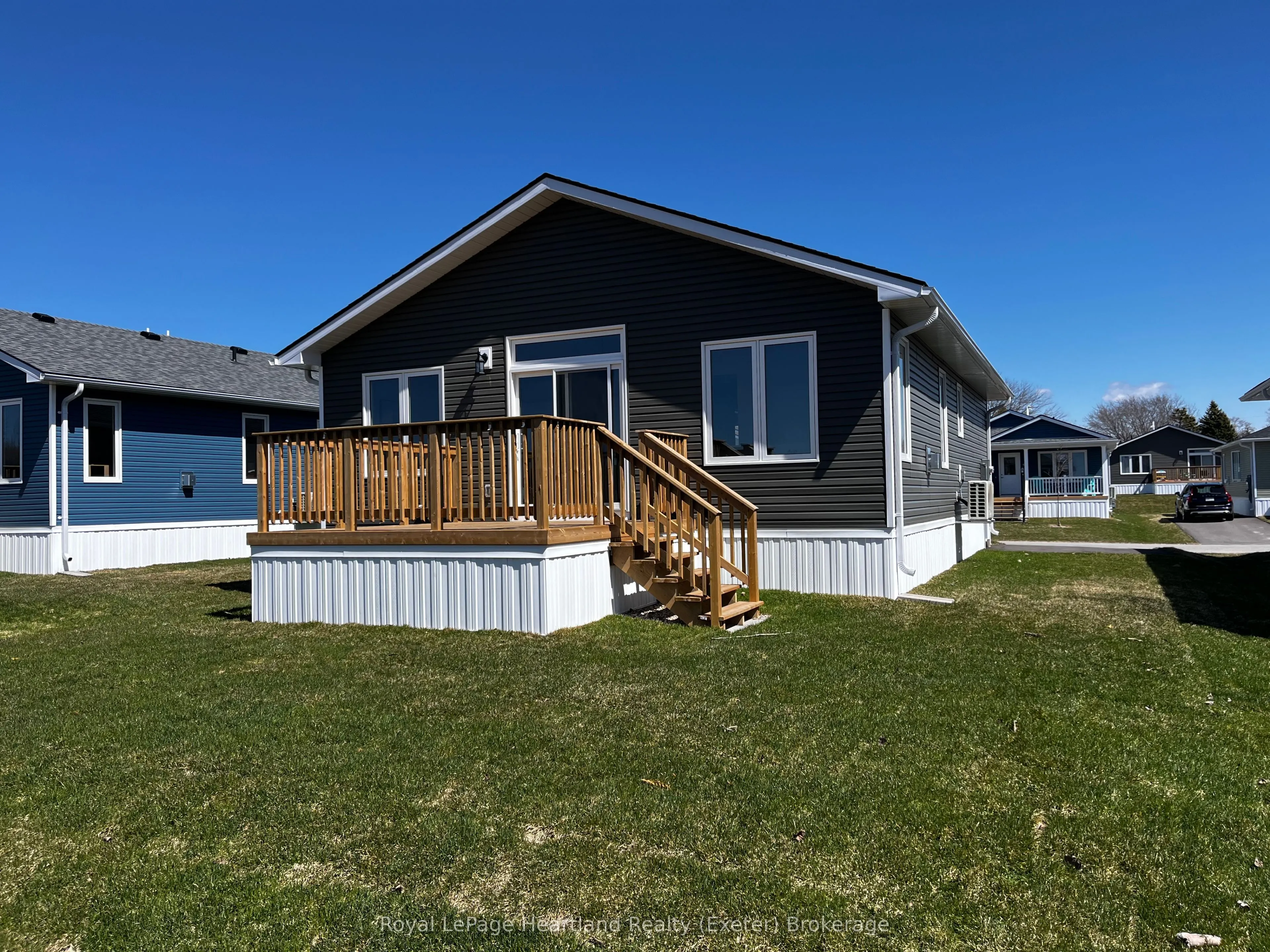 21 Bluffs View Boulevard