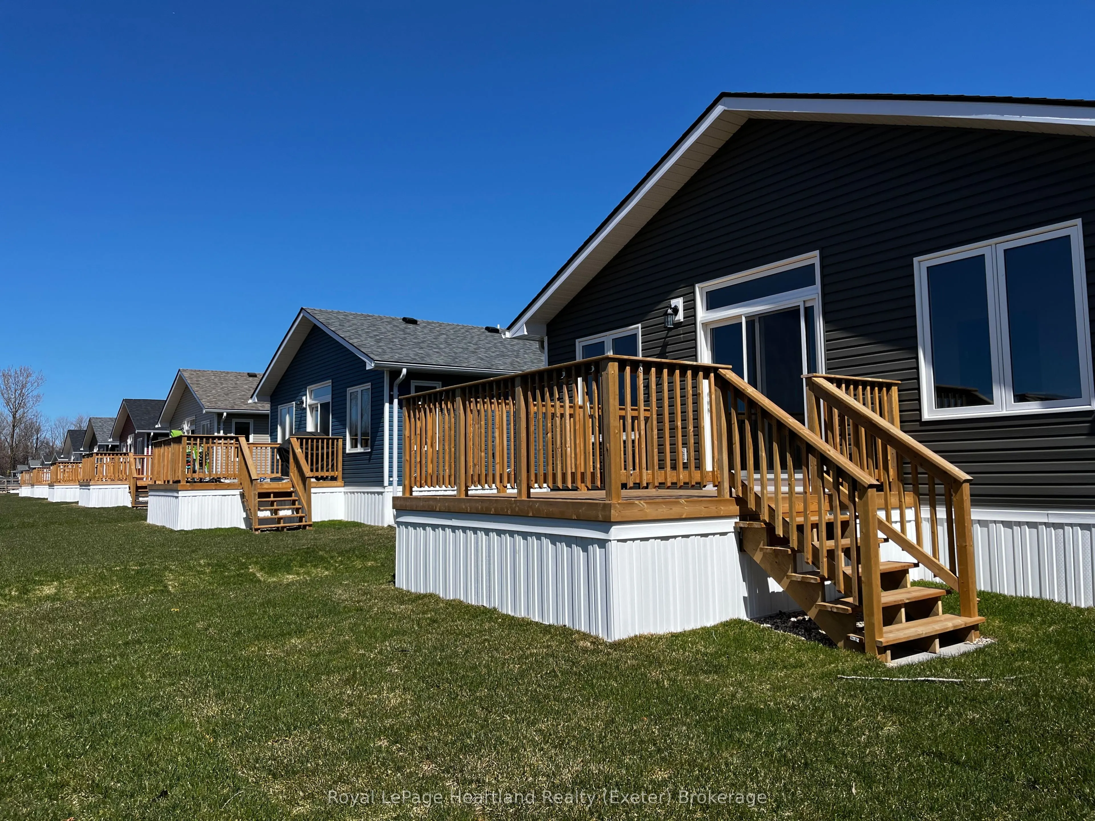 21 Bluffs View Boulevard