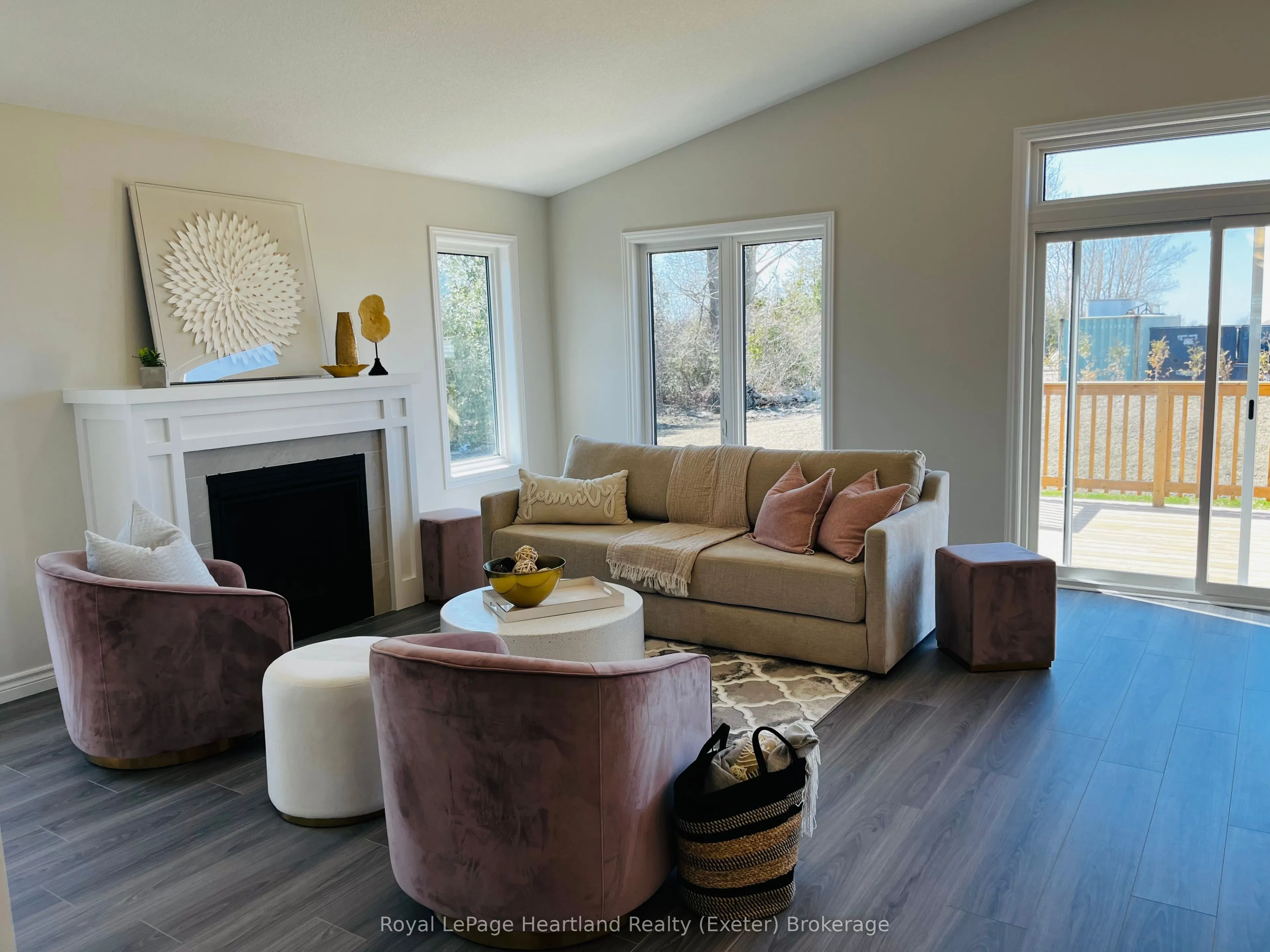 21 Bluffs View Boulevard