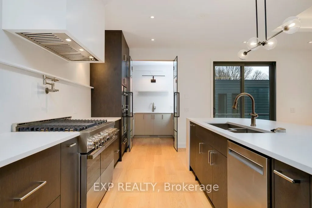 26 Clovelly Road W