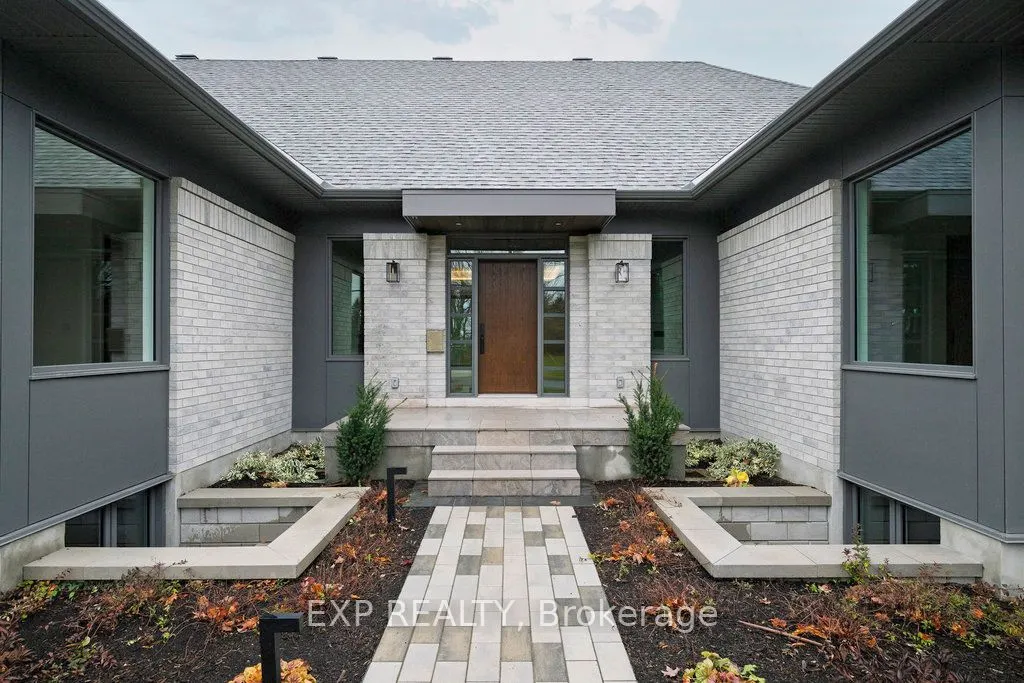 26 Clovelly Road W