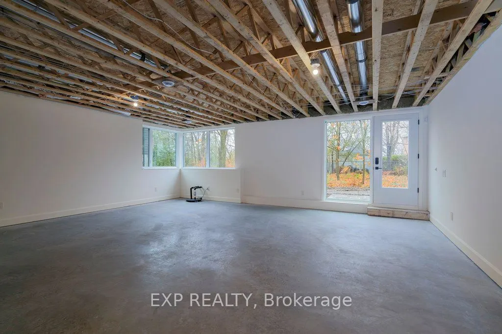26 Clovelly Road W
