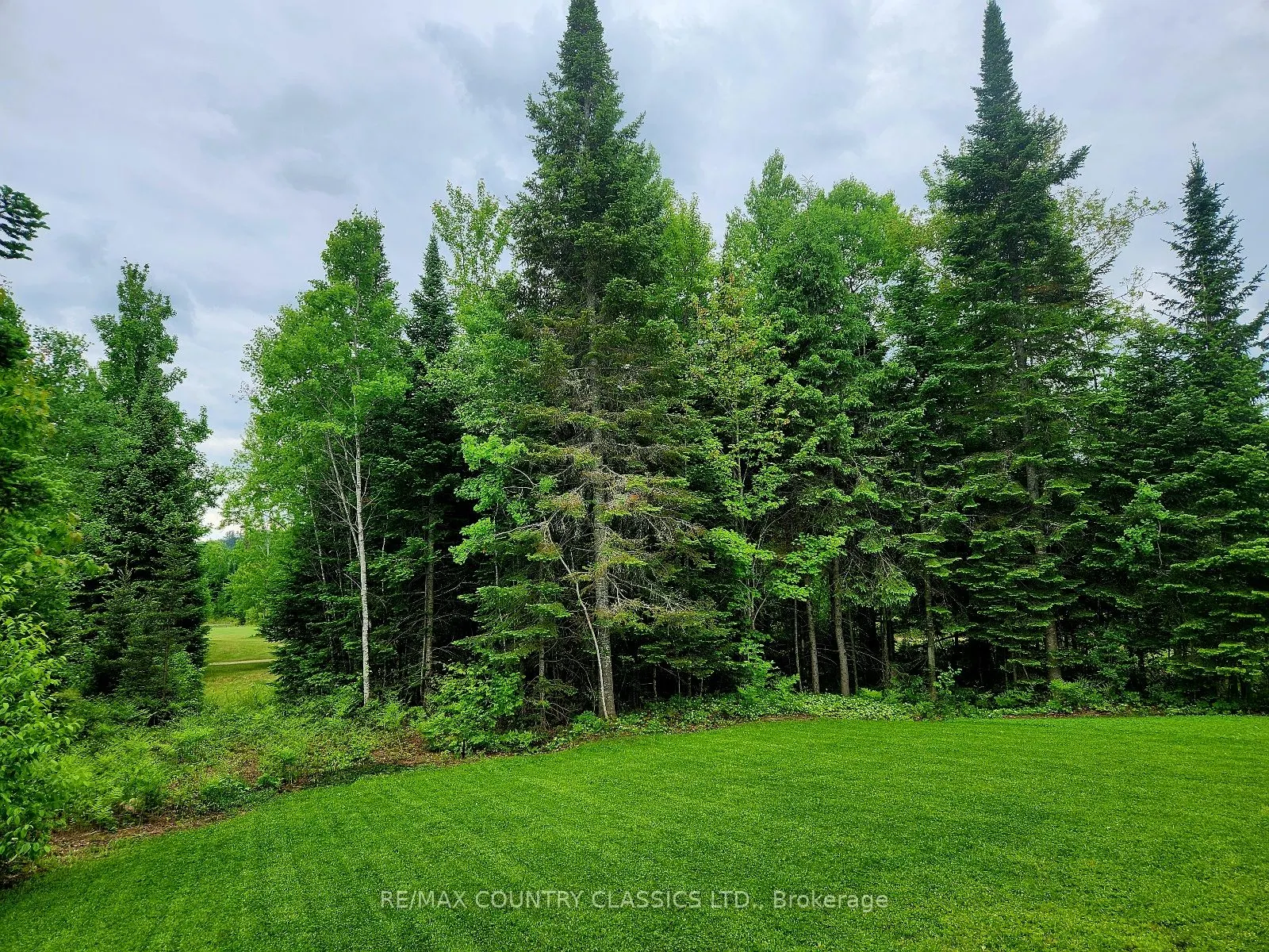8 Bancroft Ridge Drive