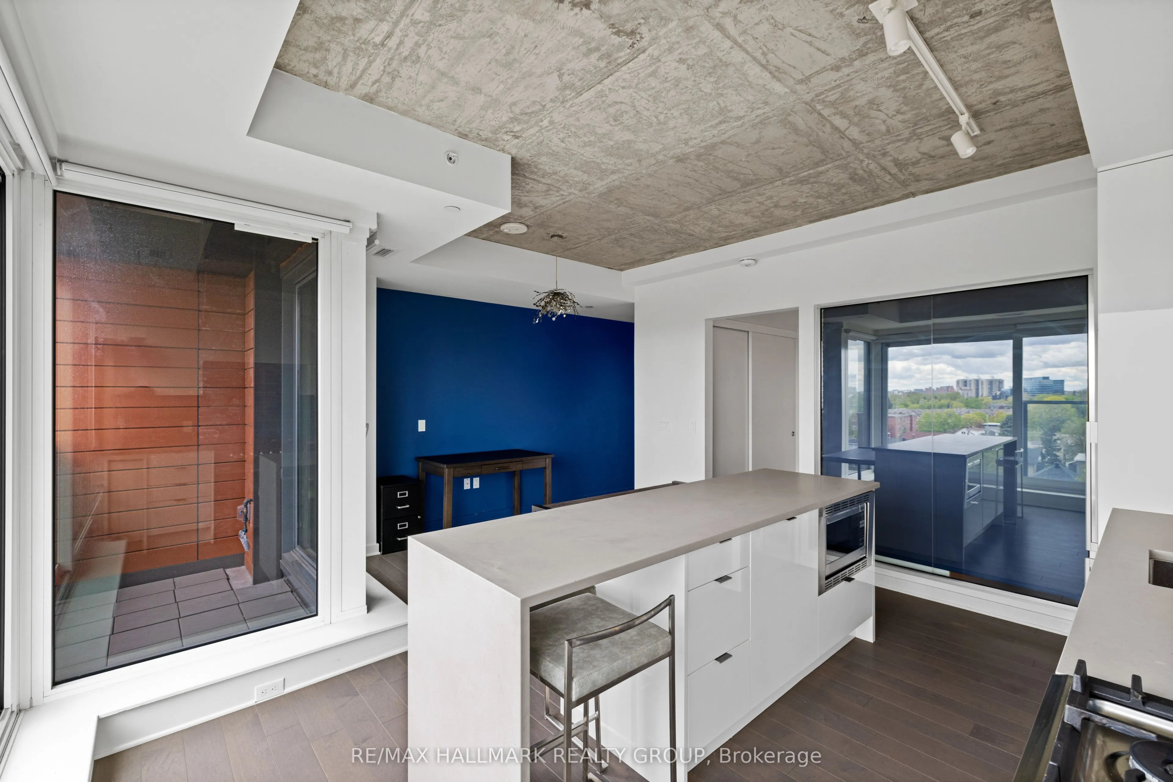 135 Barrette Street #607