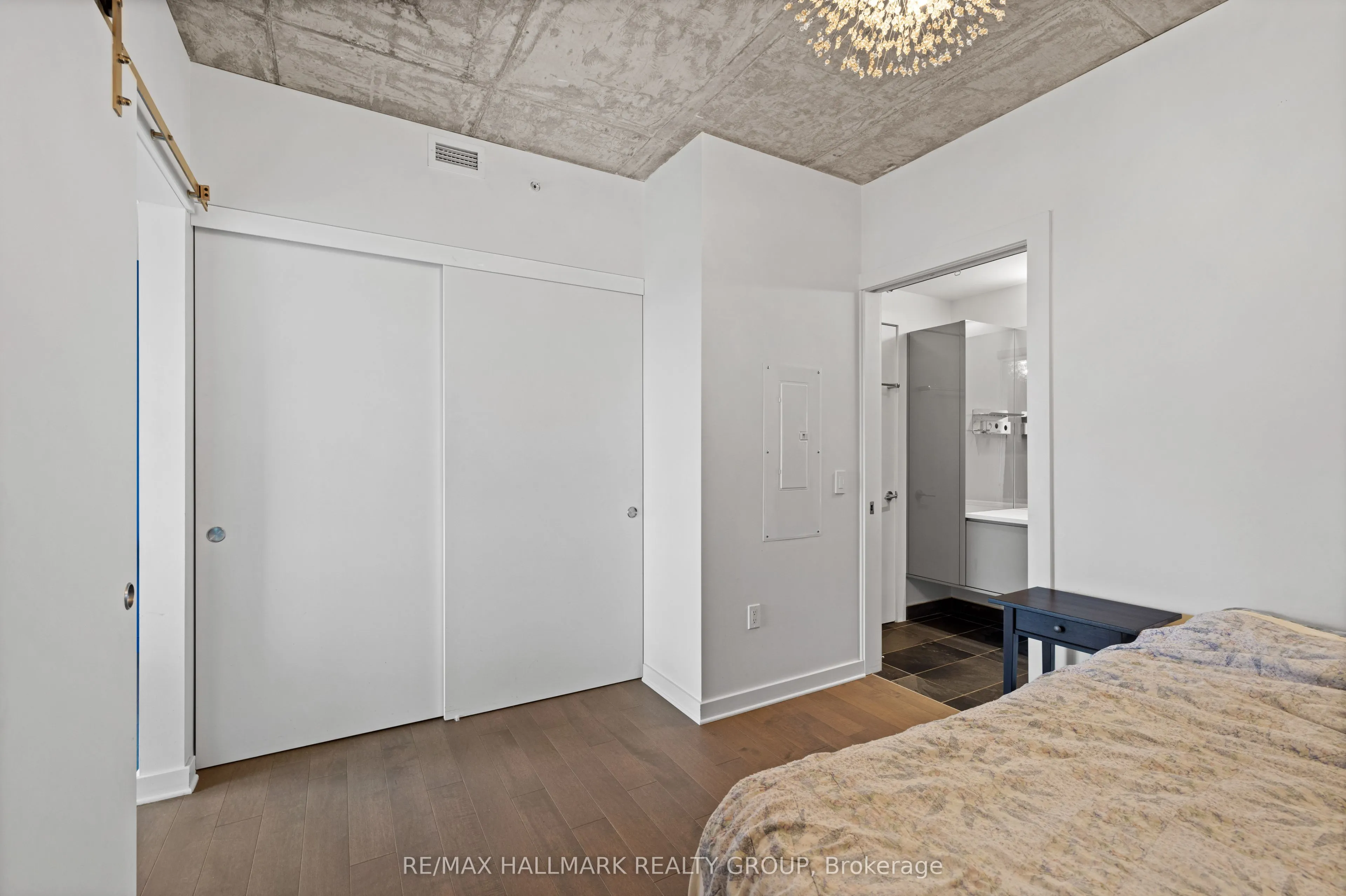135 Barrette Street #607