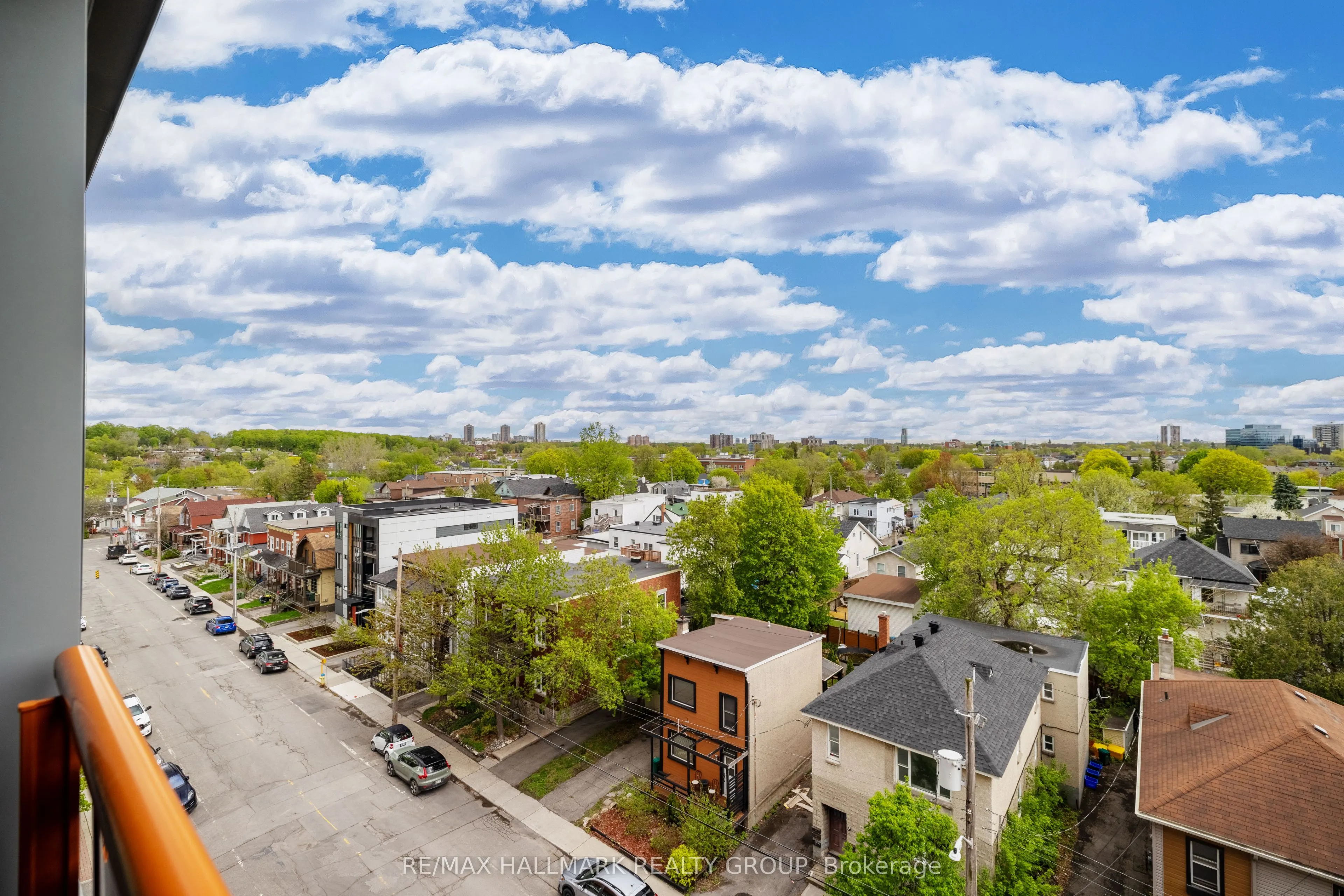 135 Barrette Street #607