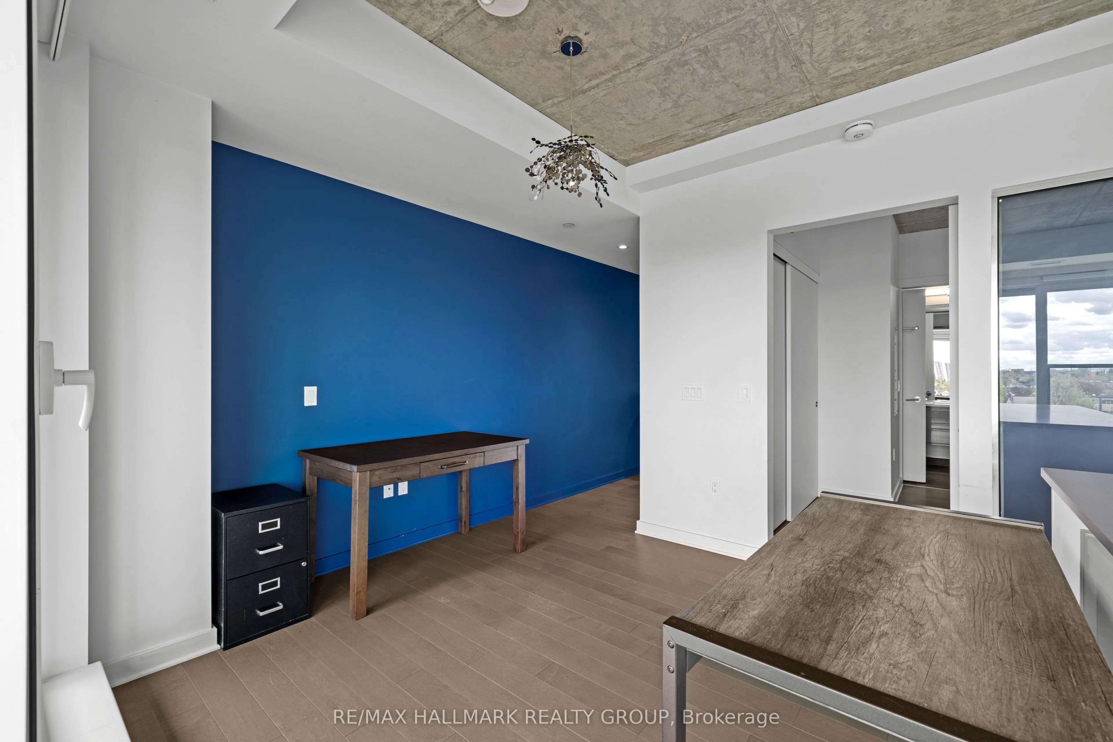 135 Barrette Street #607