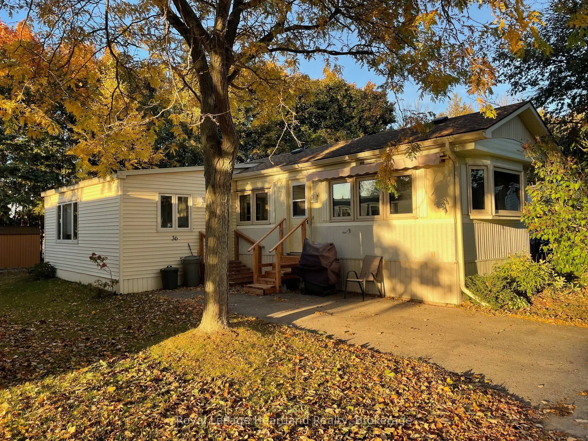 36 SUTTON Drive