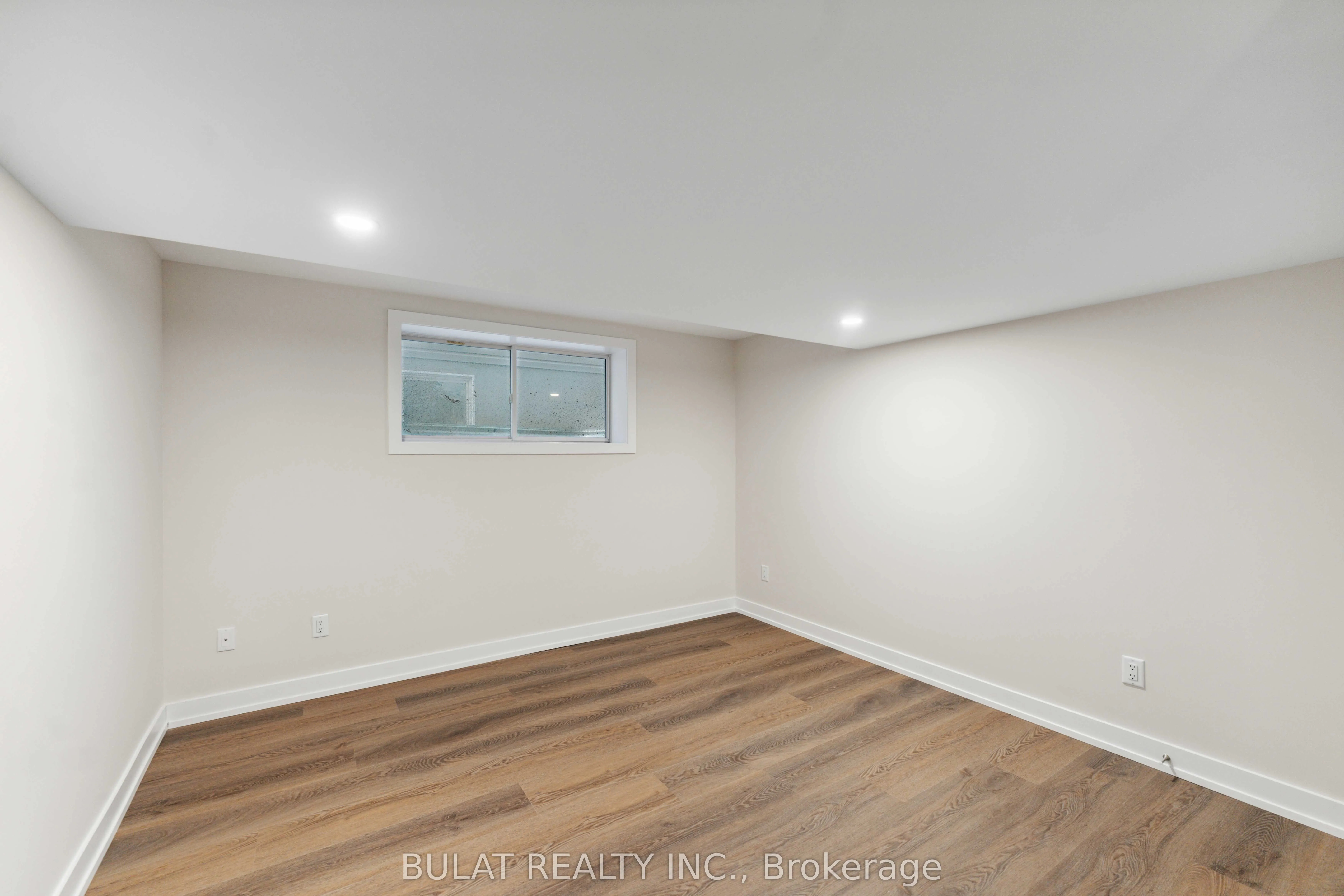 1359 Kitchener Avenue