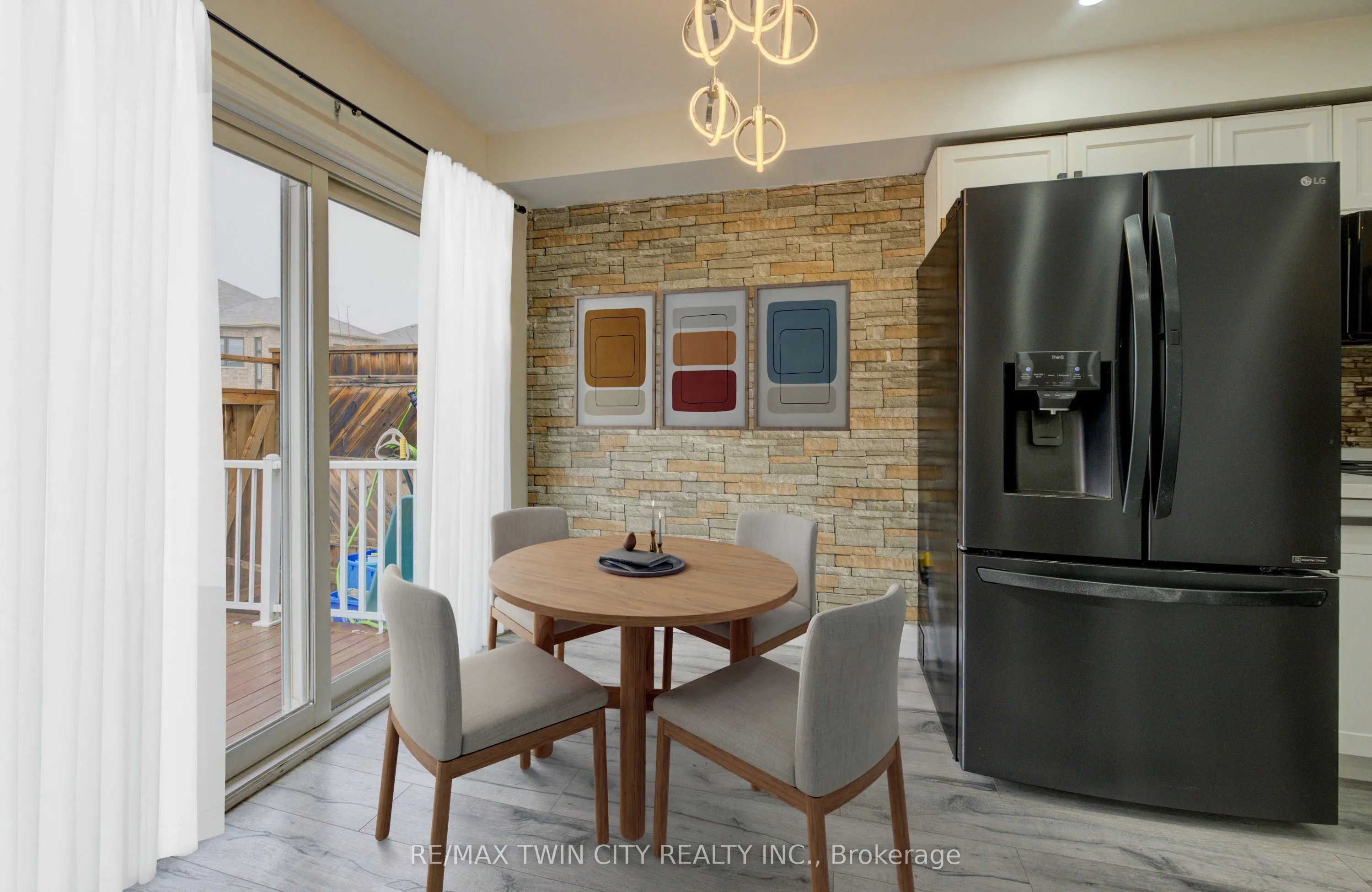 82 Trowbridge Street