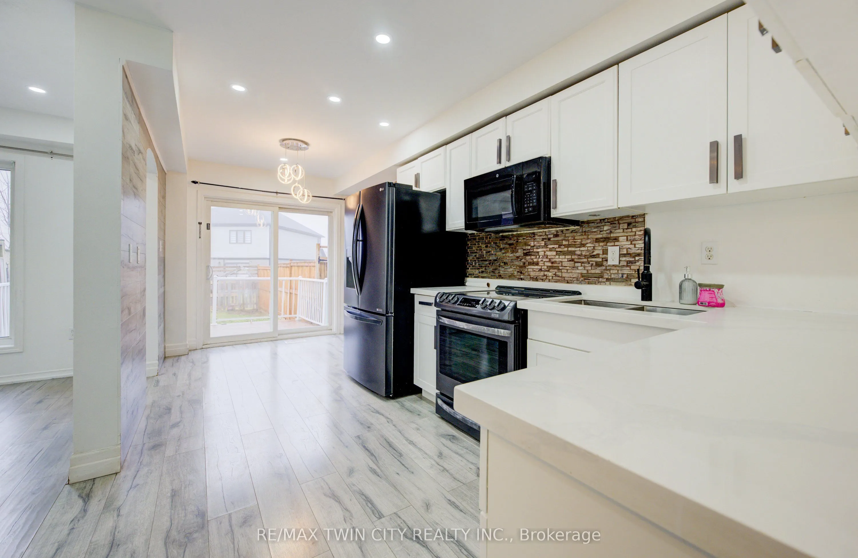 82 Trowbridge Street