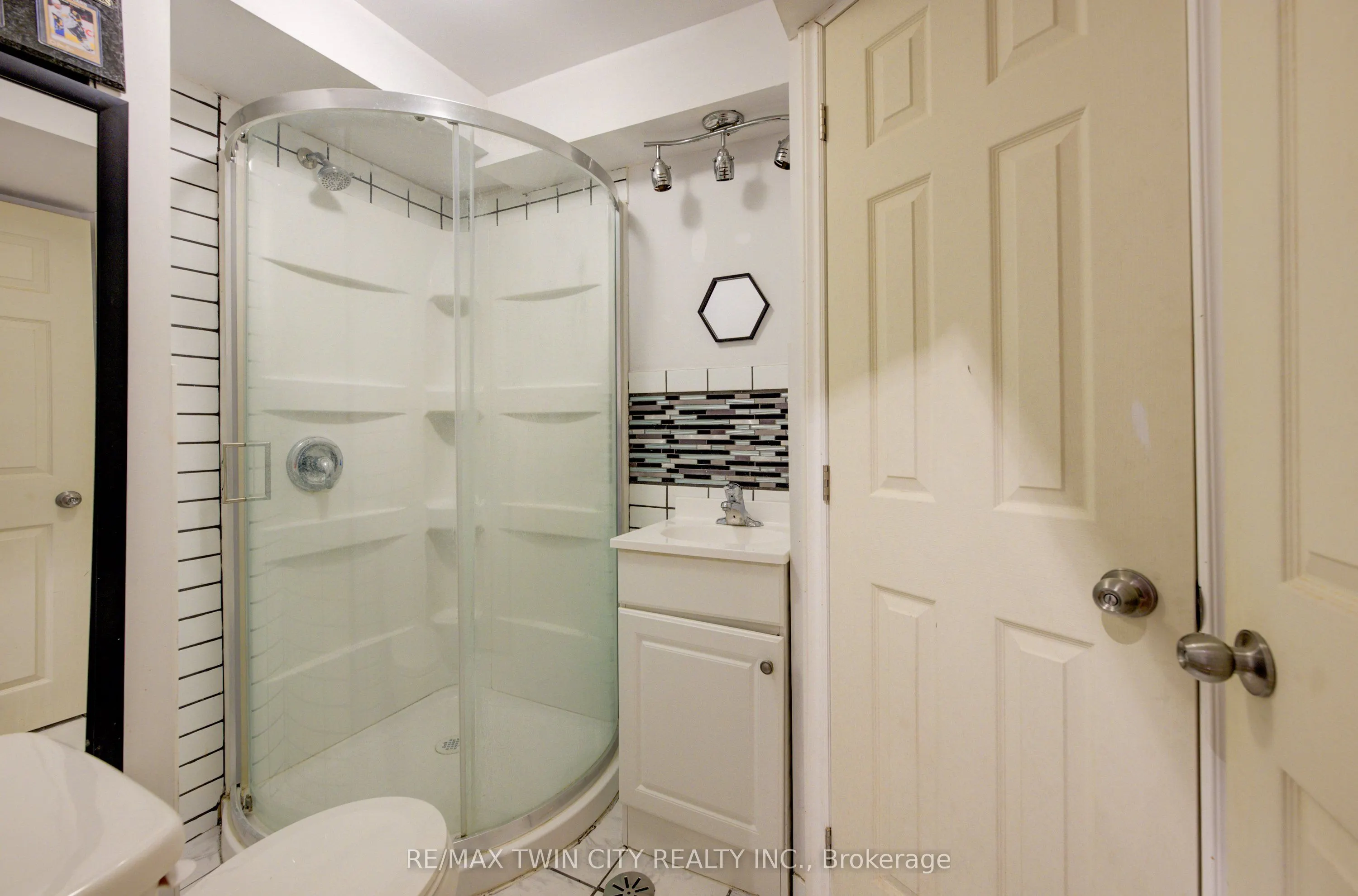 82 Trowbridge Street