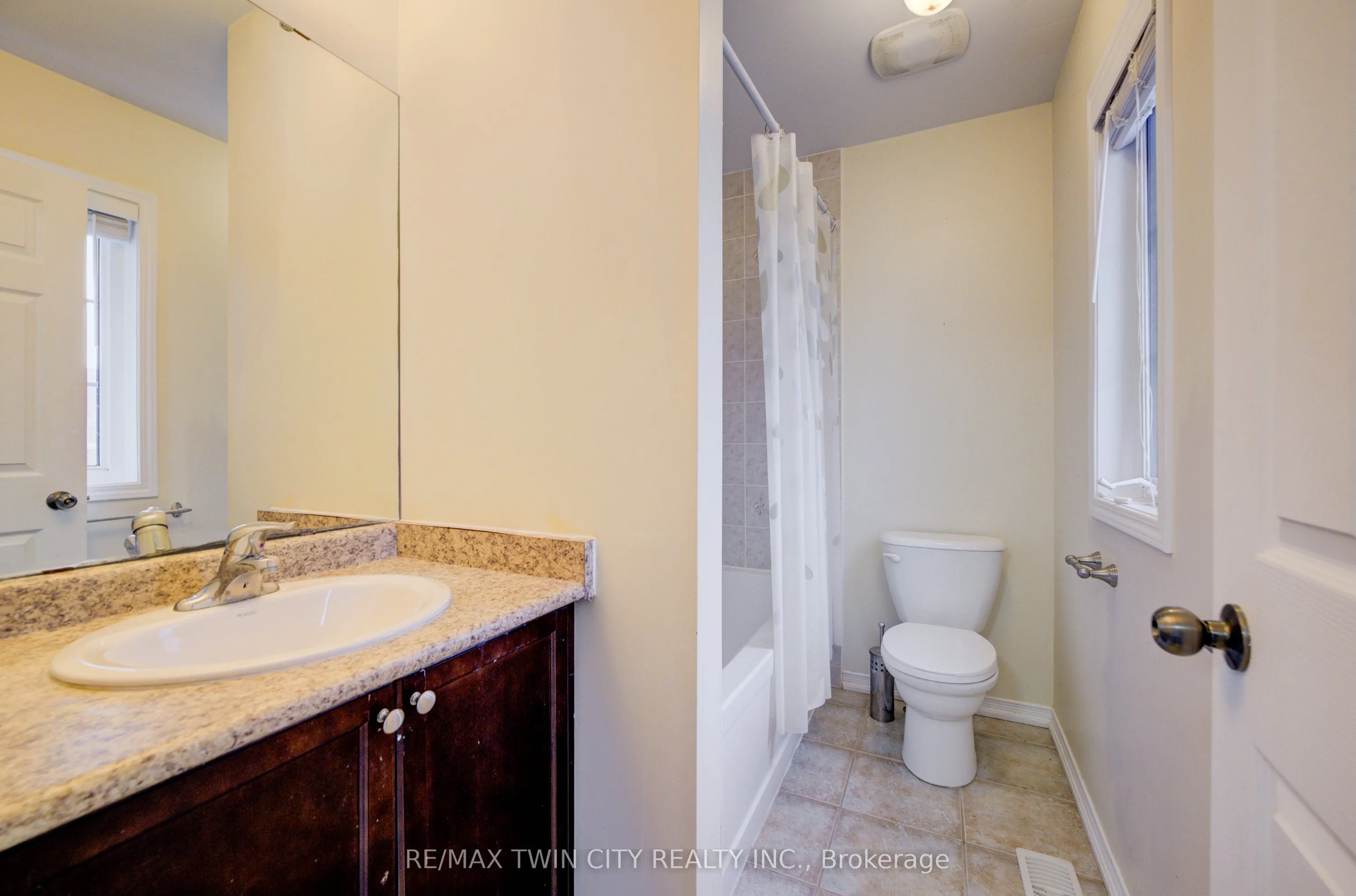 82 Trowbridge Street