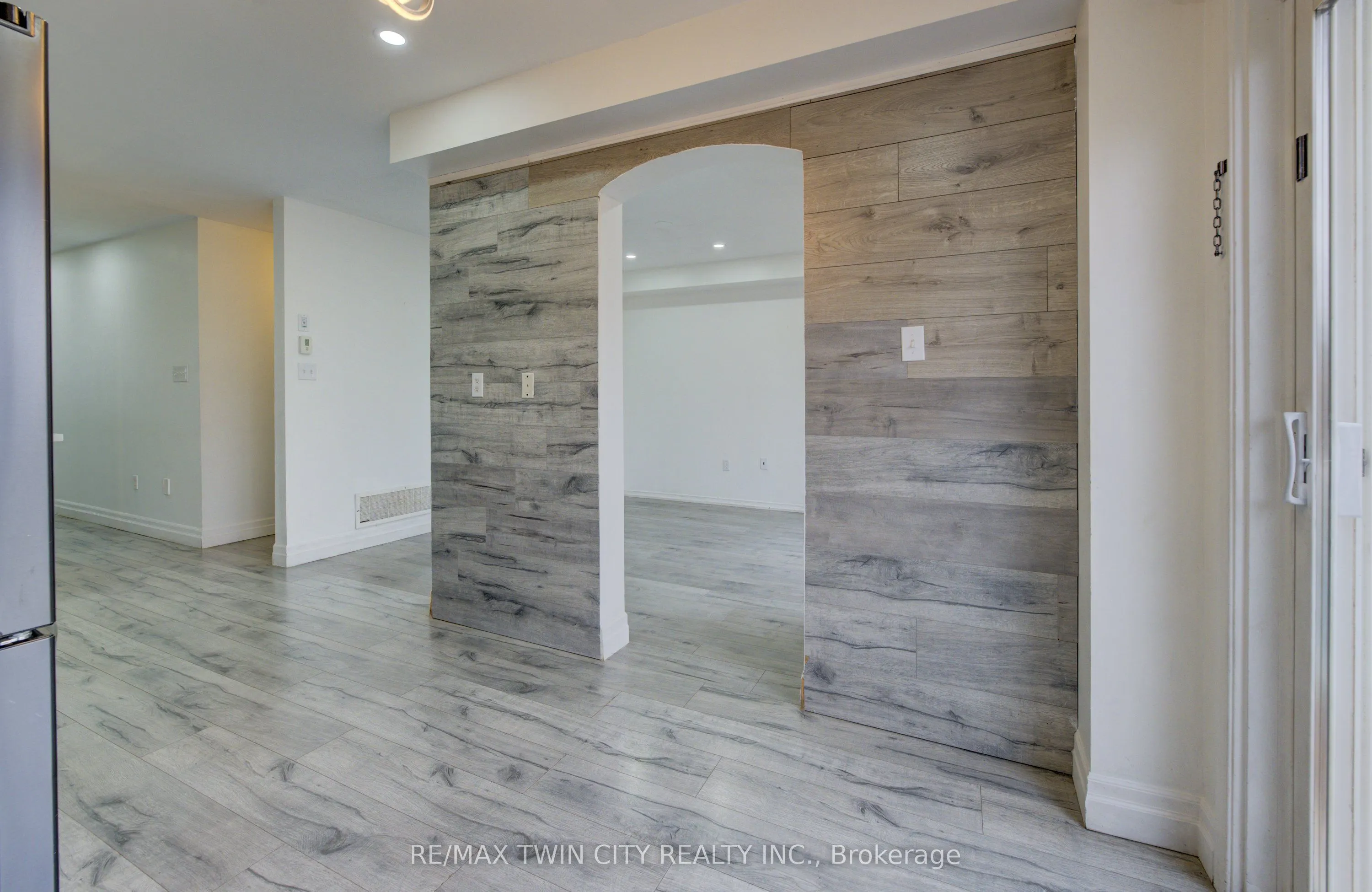 82 Trowbridge Street