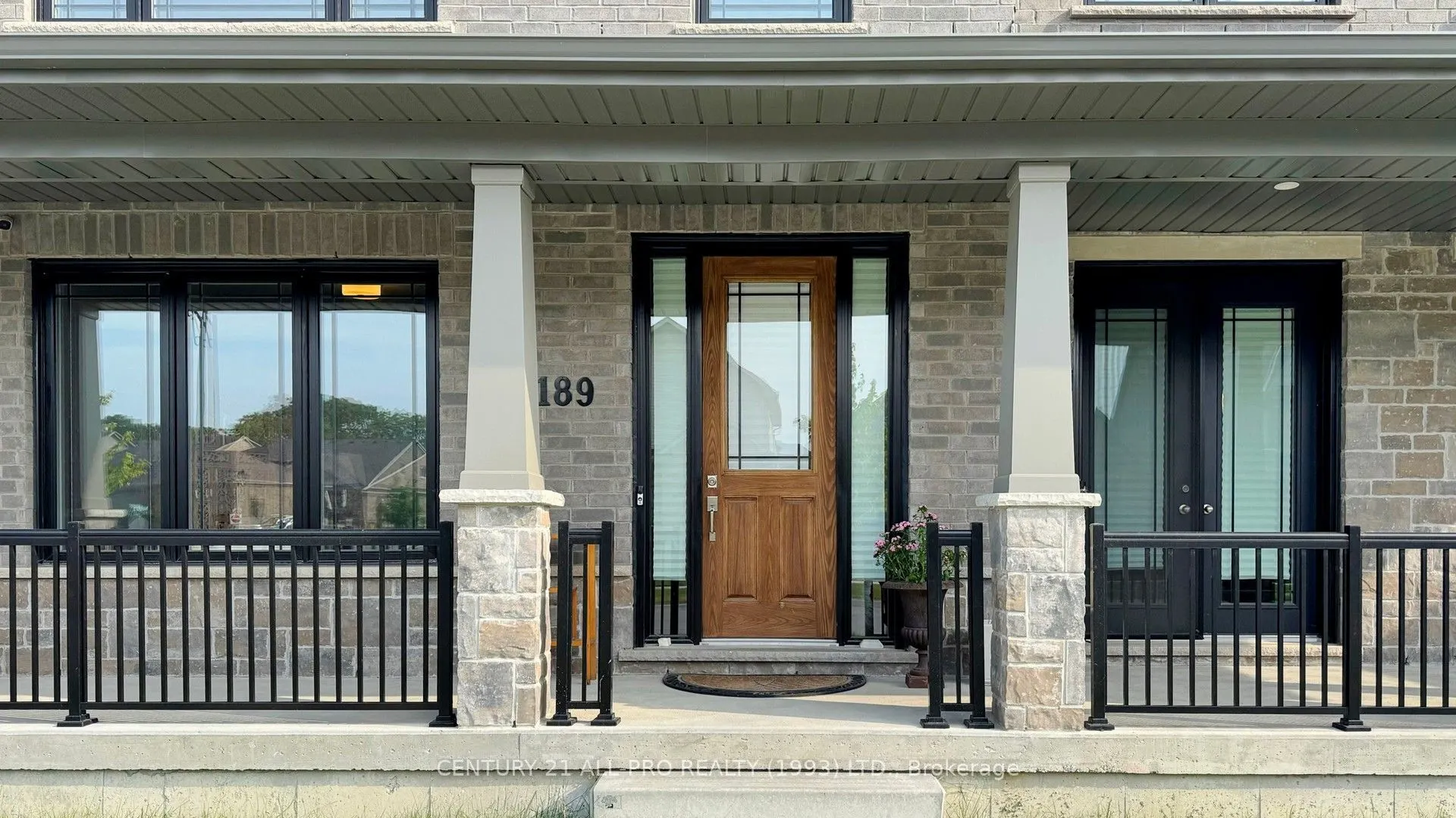 189 Strachan Street