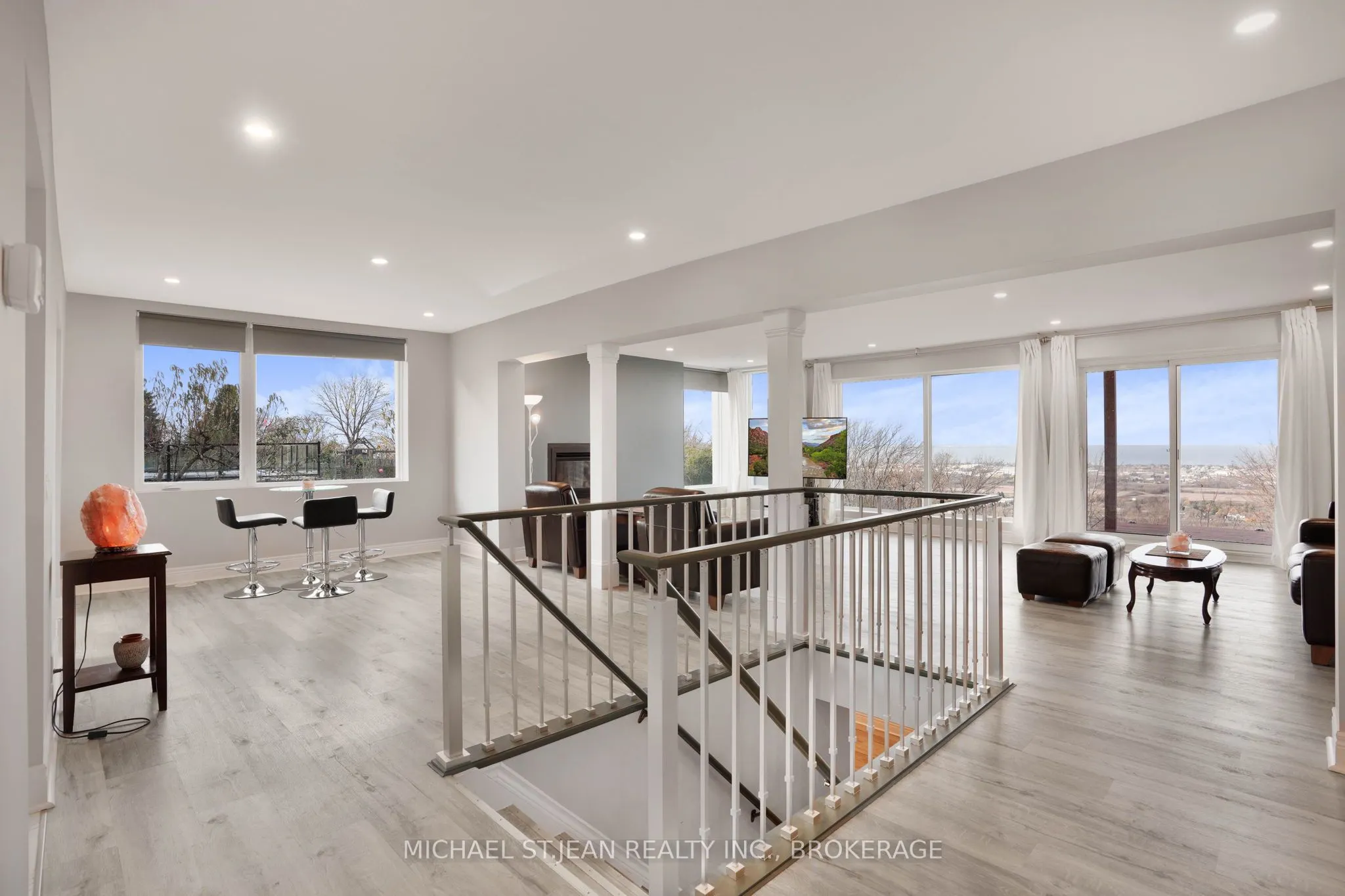 827 Ridge Road