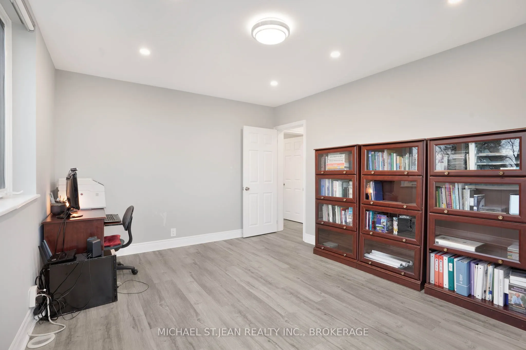 827 Ridge Road