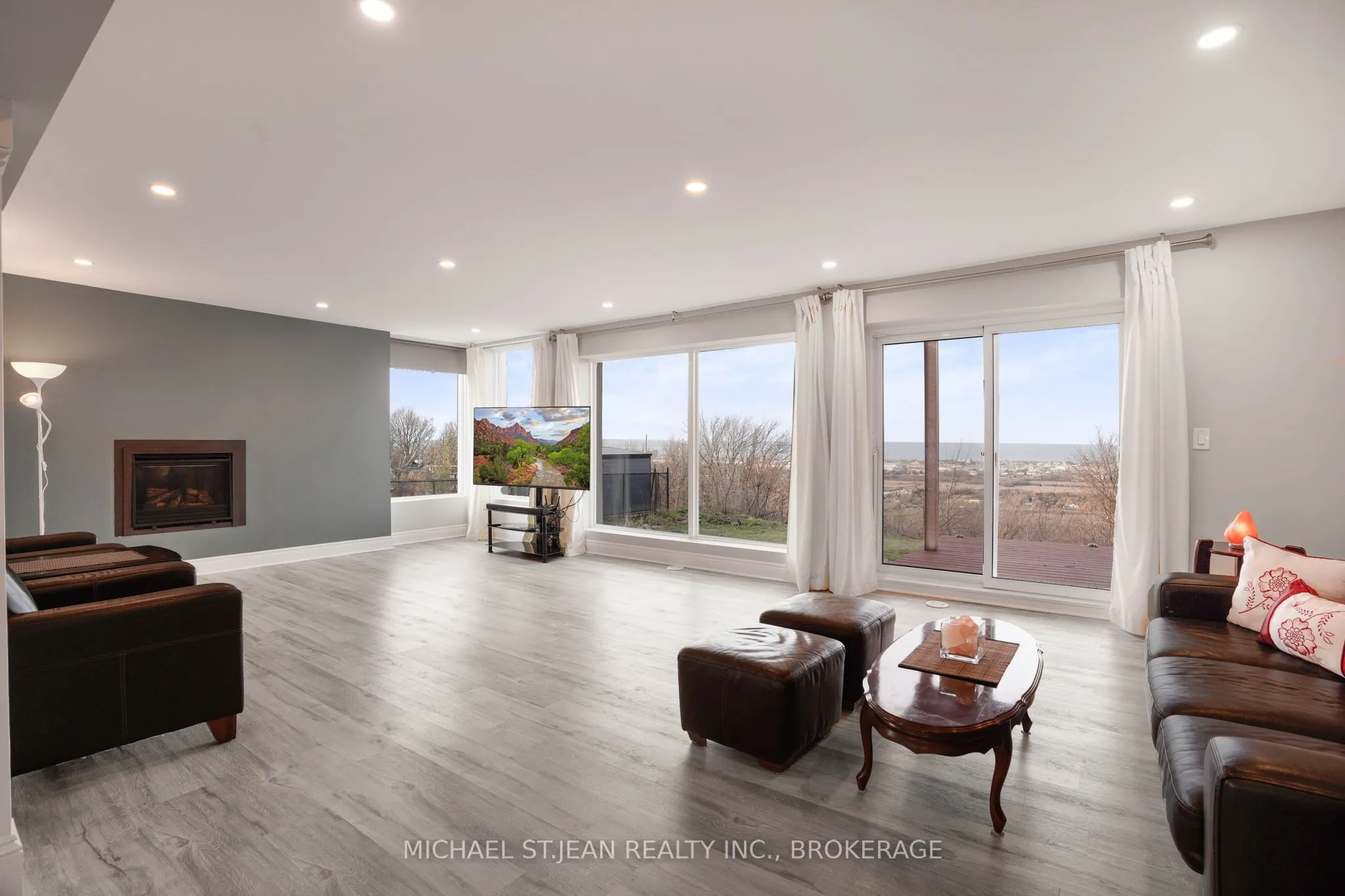 827 Ridge Road
