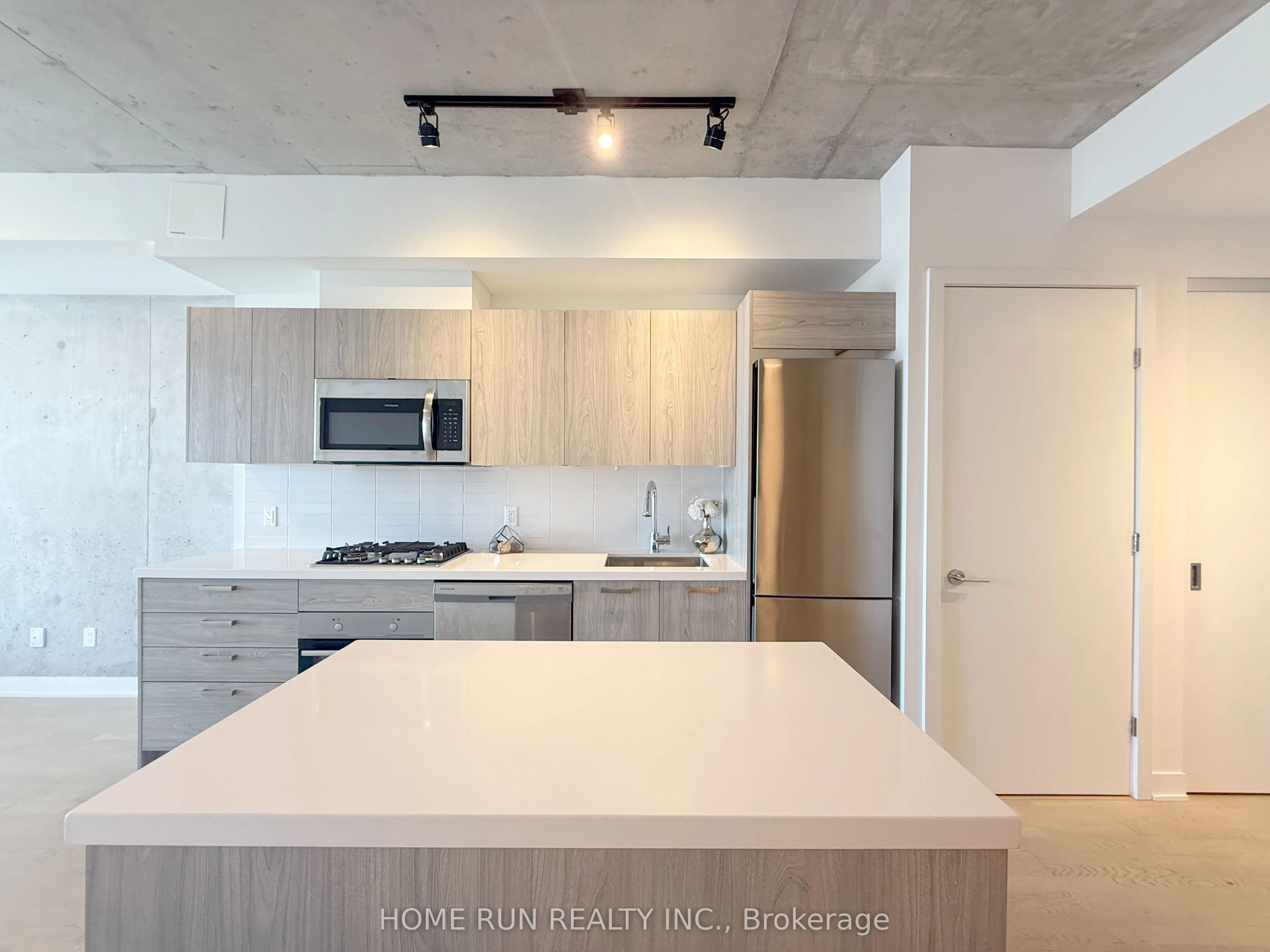 203 CATHERINE Street #1208