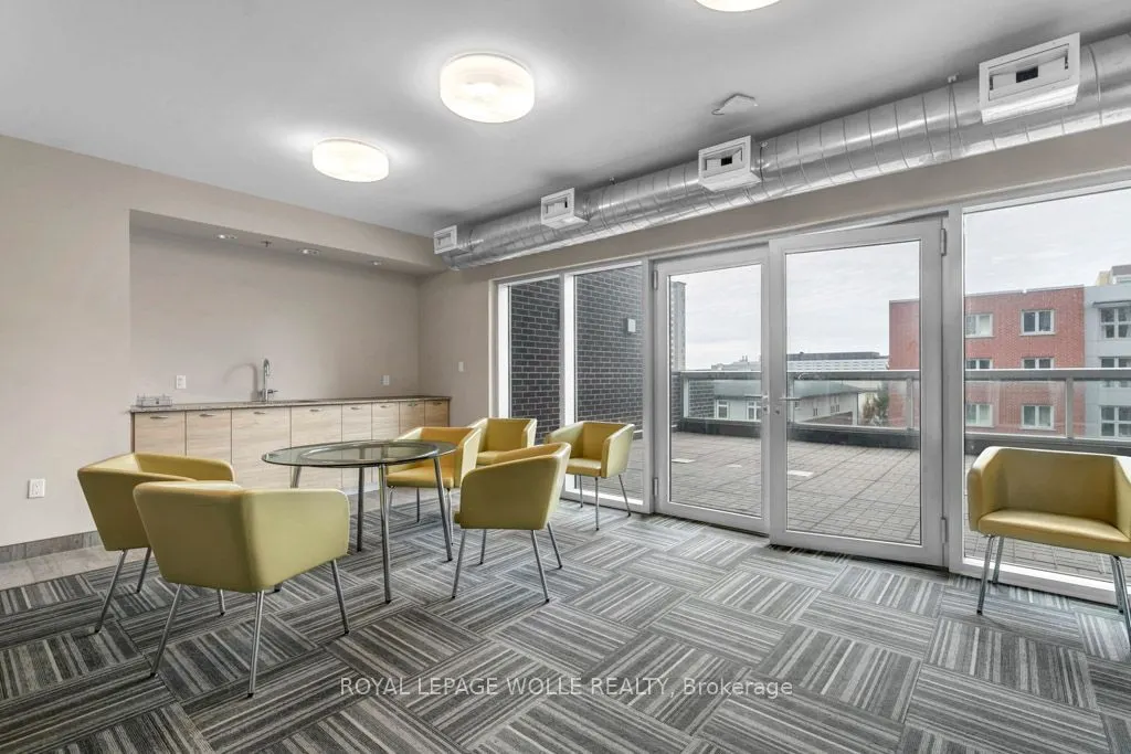 280 Lester Street #404
