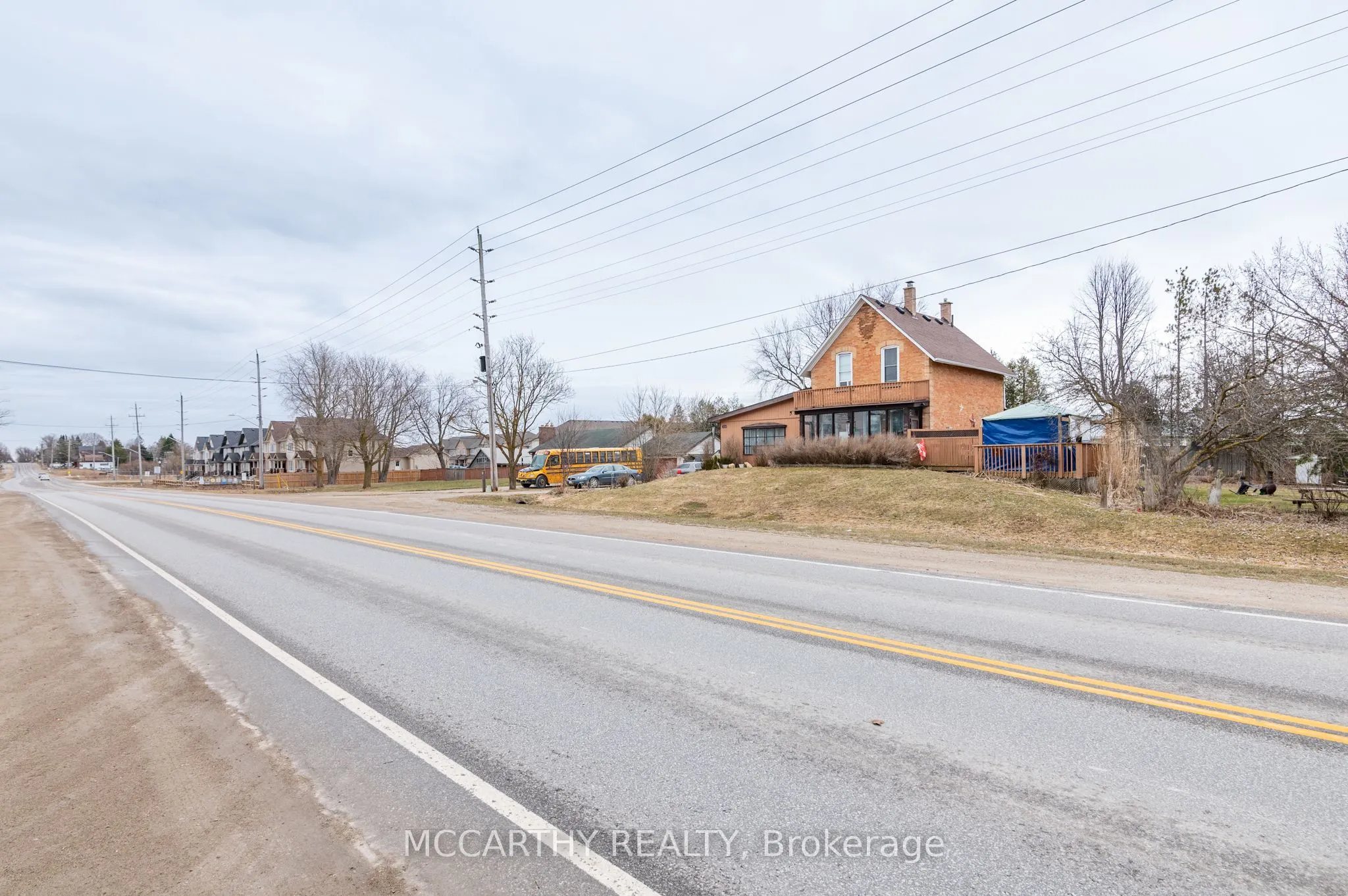 435 Main Street W