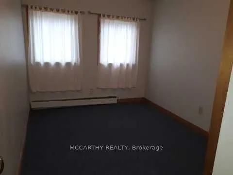 435 Main Street W
