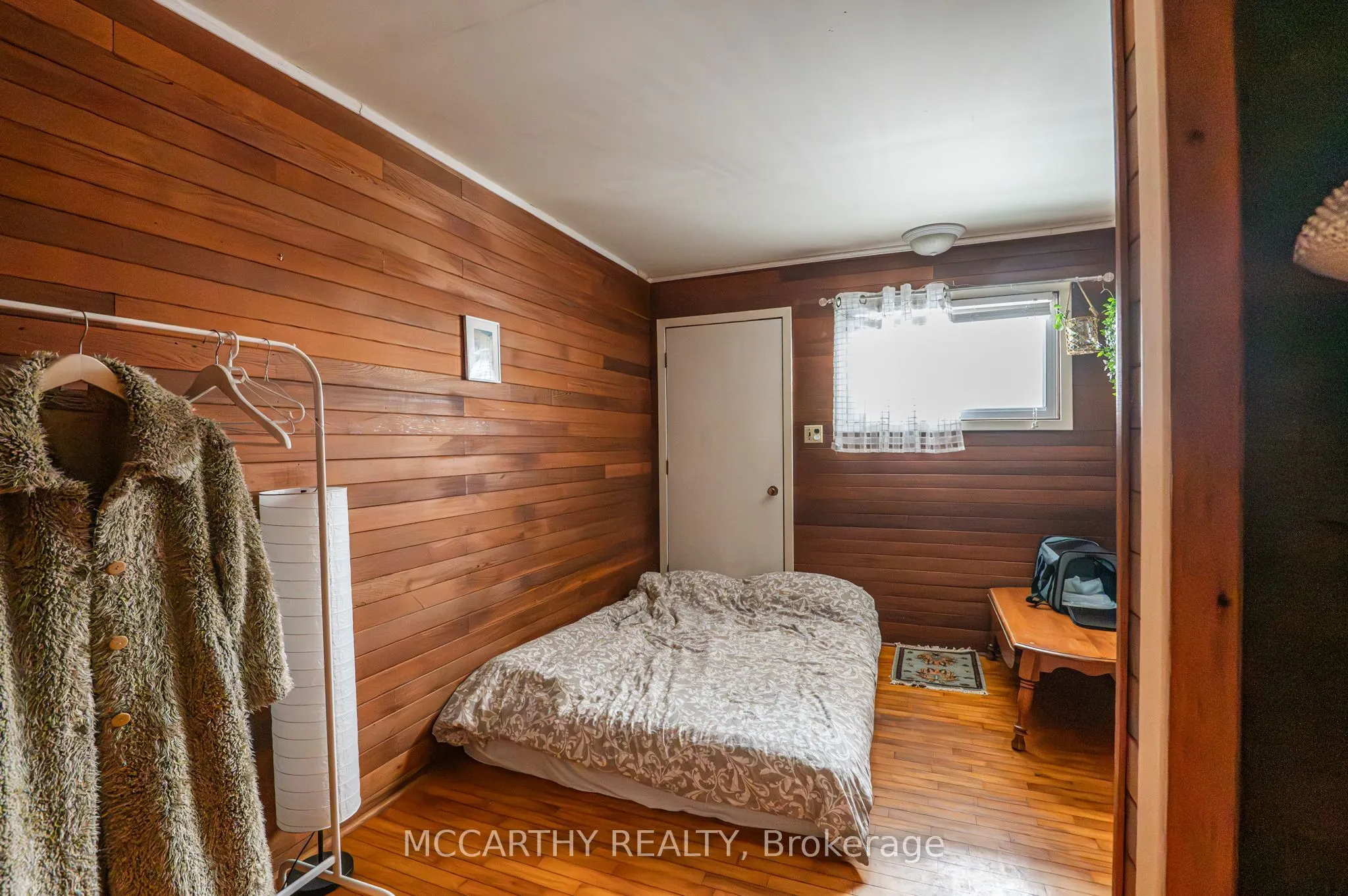 435 Main Street W