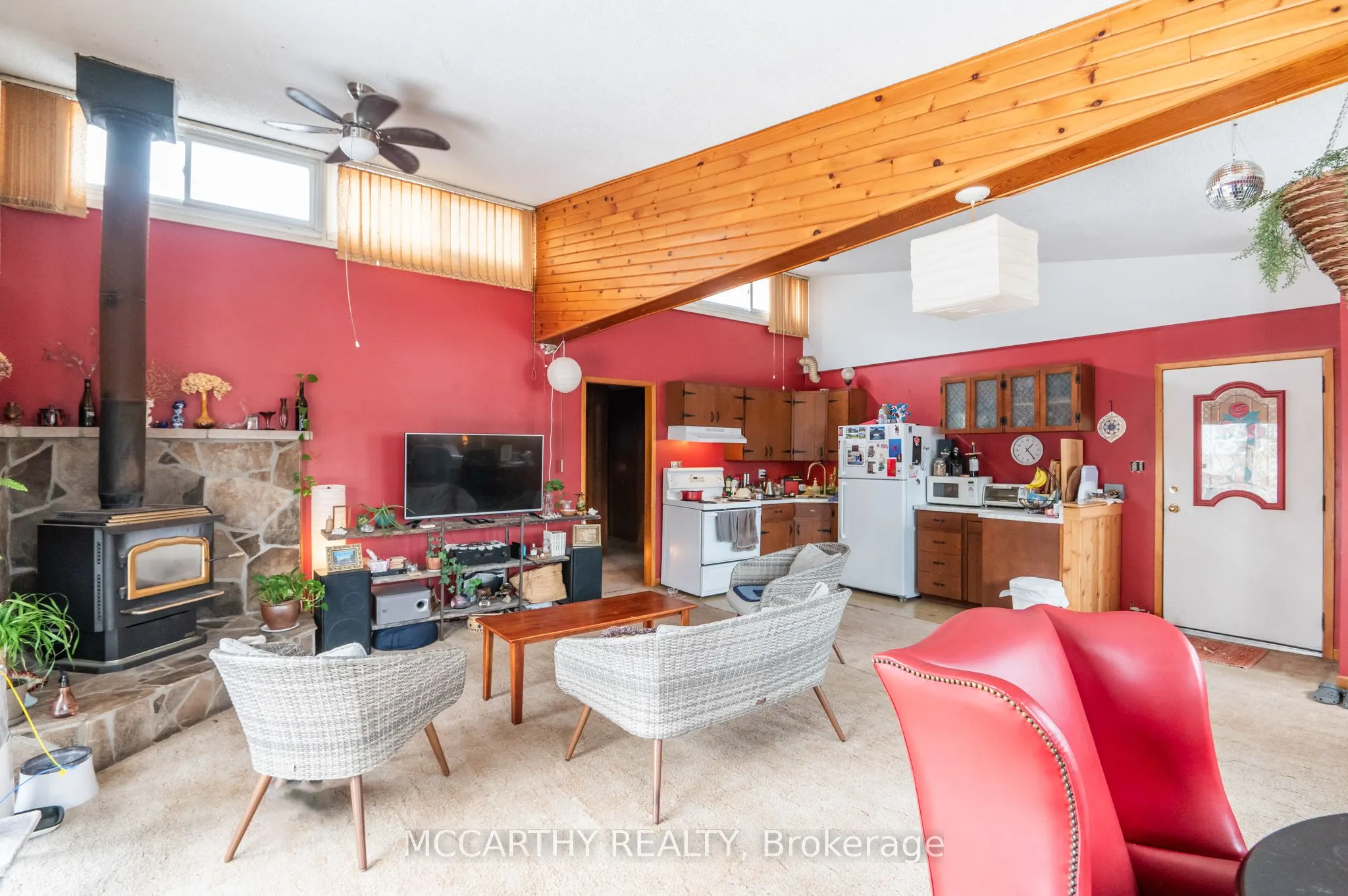 435 Main Street W