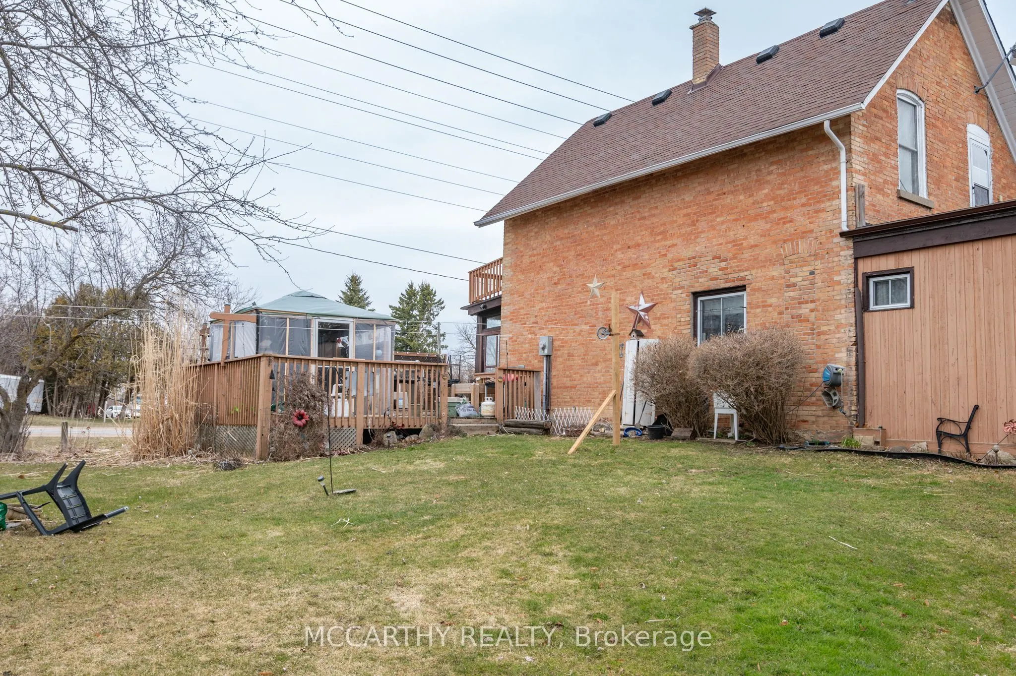 435 Main Street W