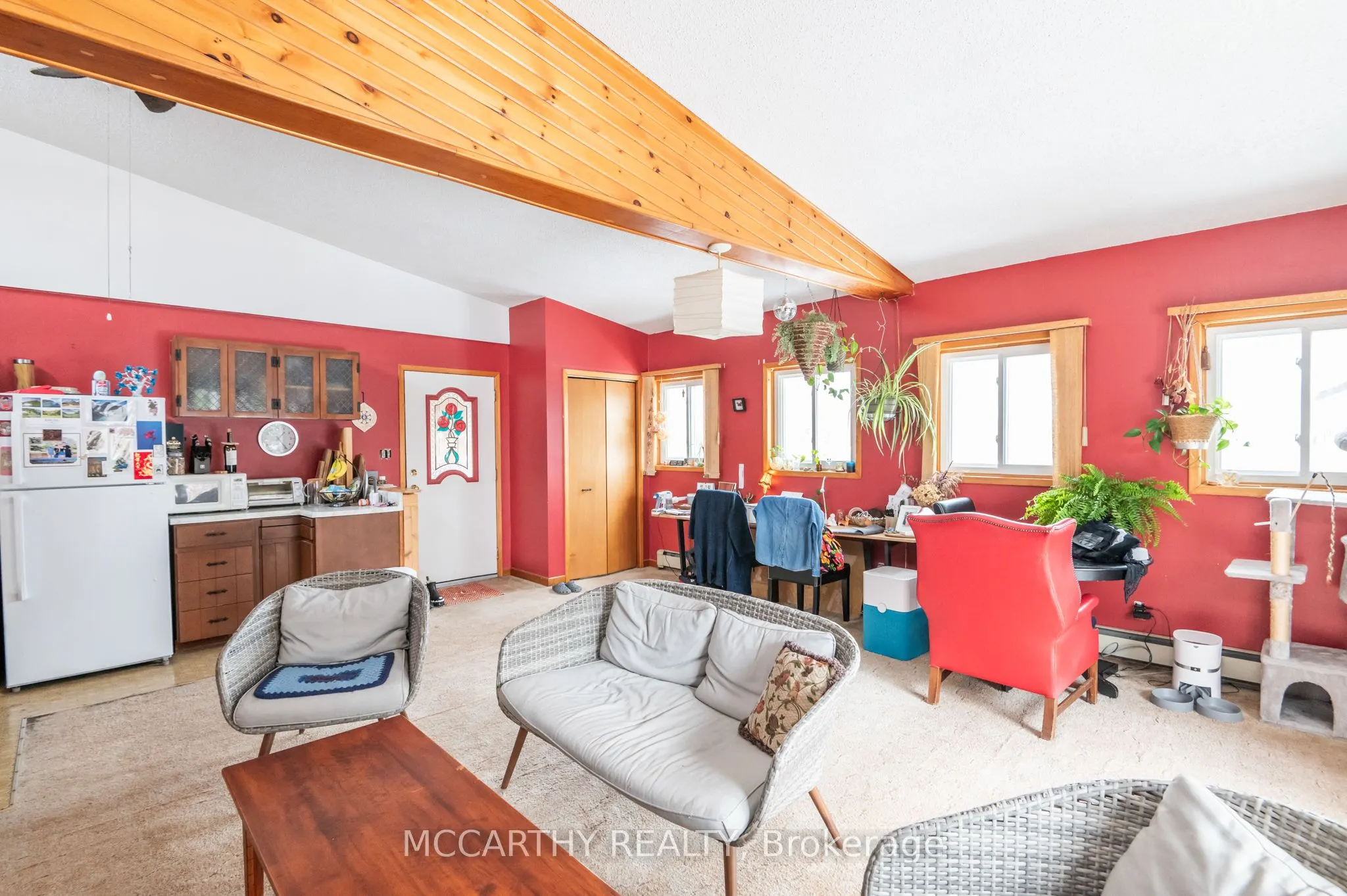 435 Main Street W