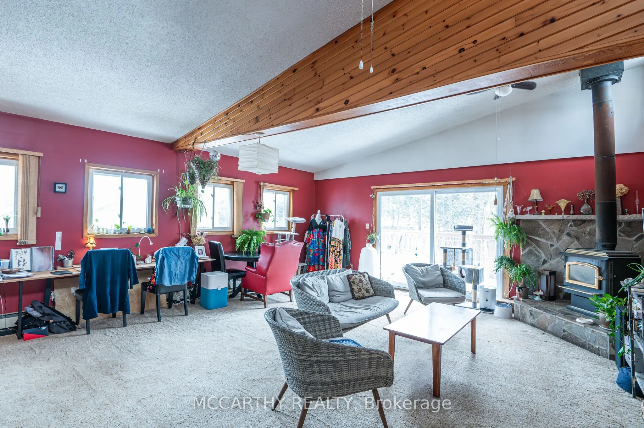 435 Main Street W