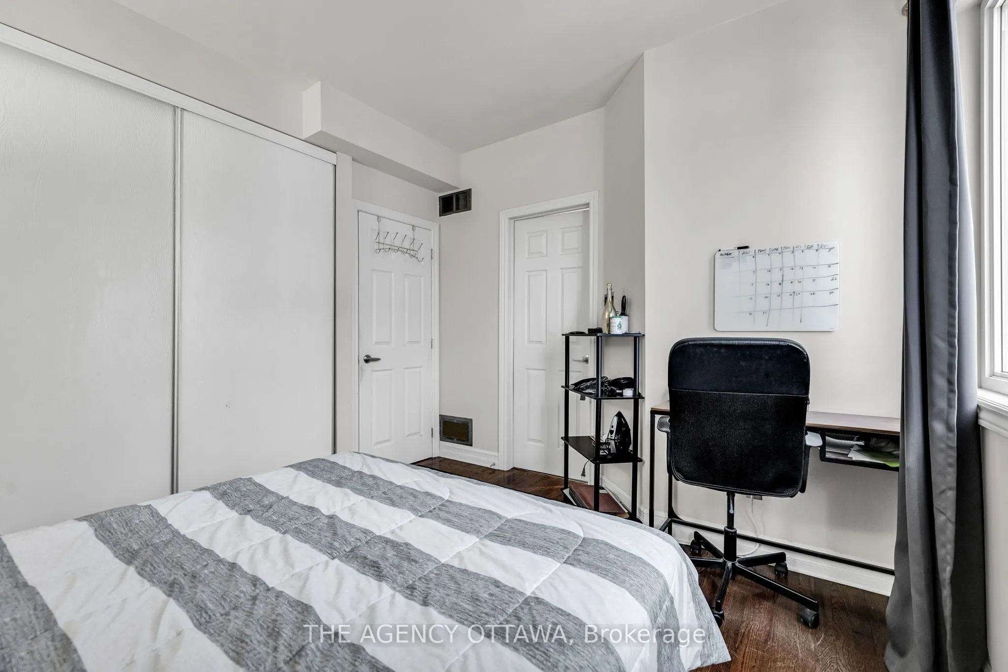 711 CHURCHILL Avenue N #203