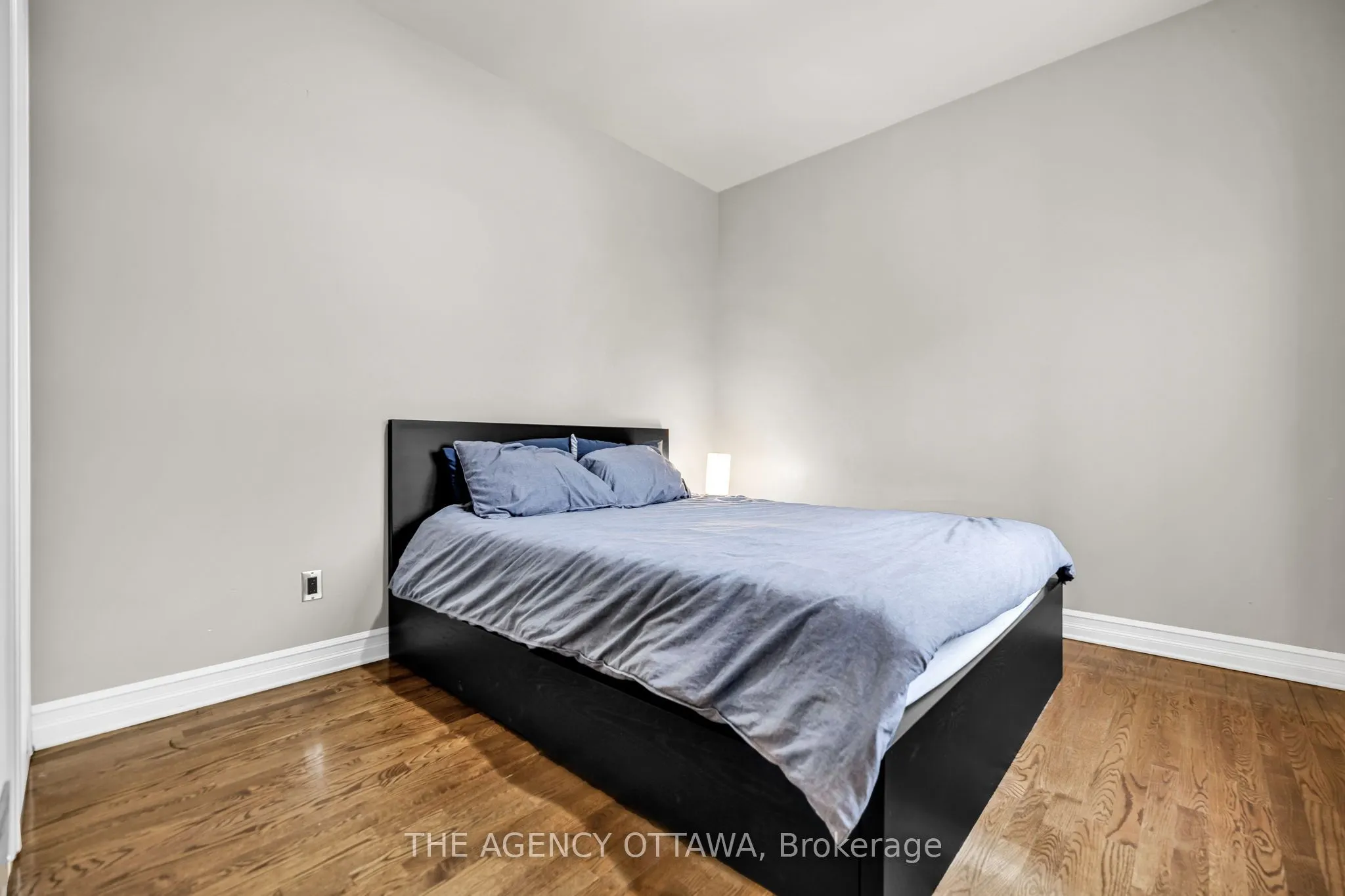 711 CHURCHILL Avenue N #203