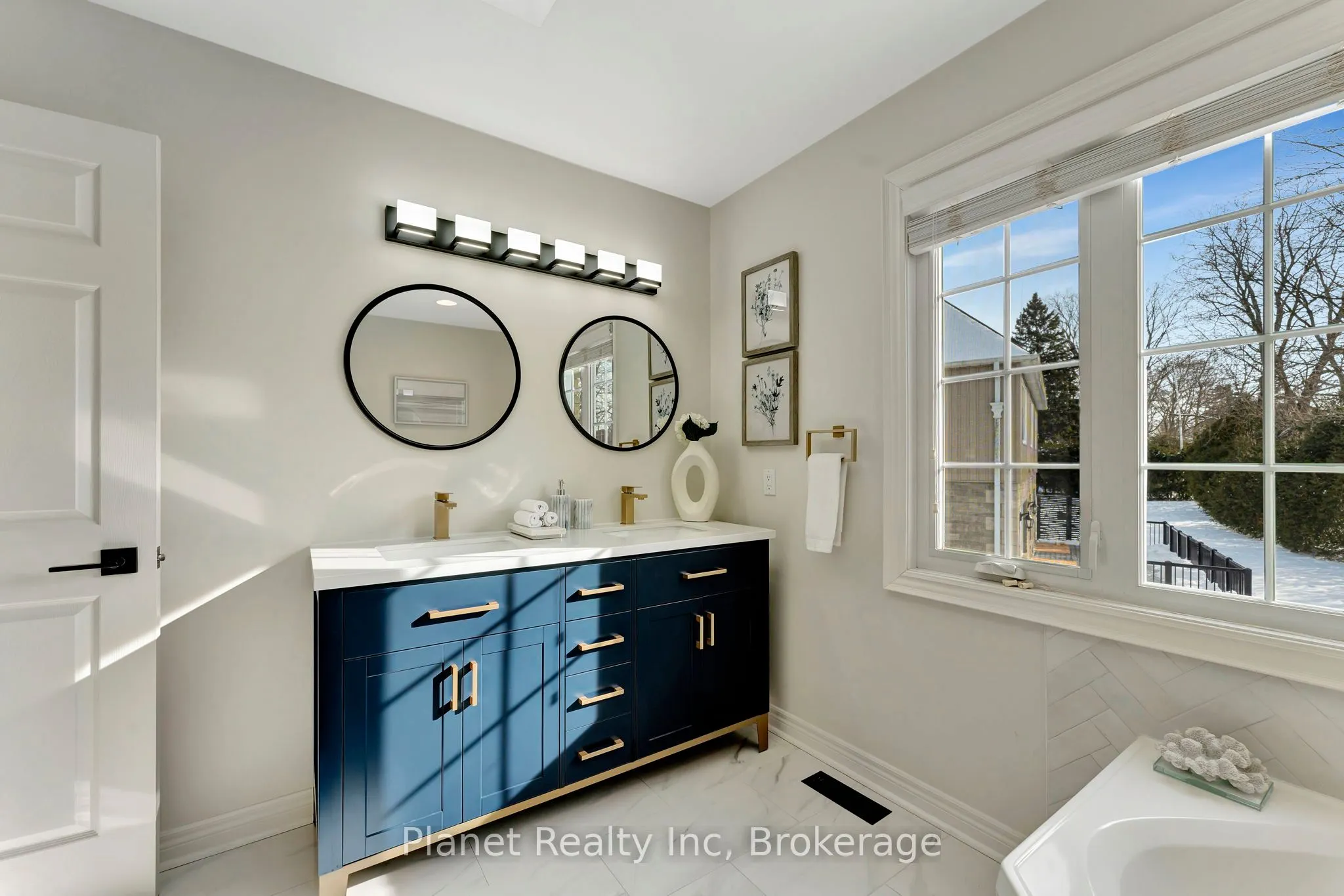 25 Manor Park Crescent #7