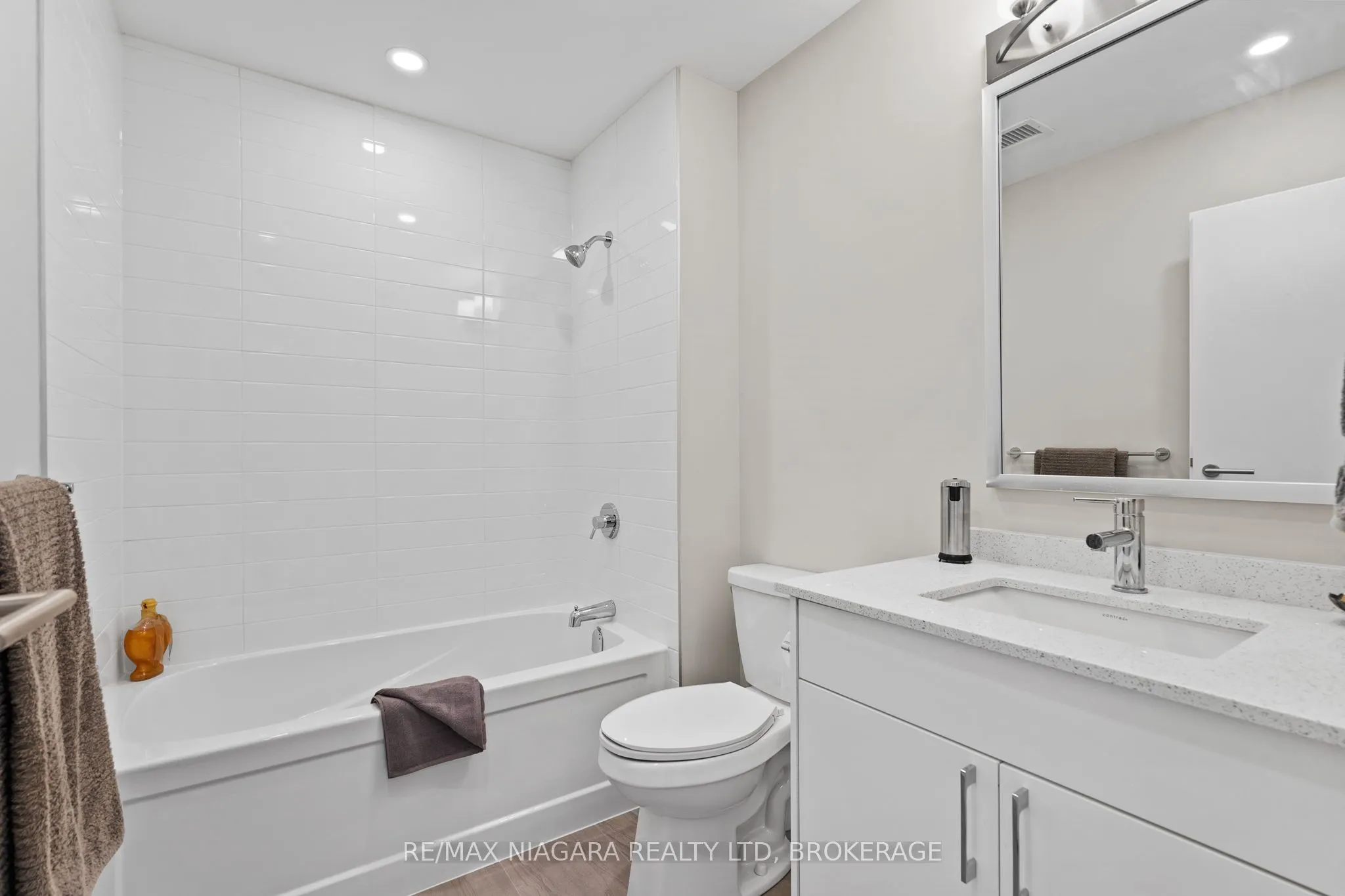 118 West Street #502