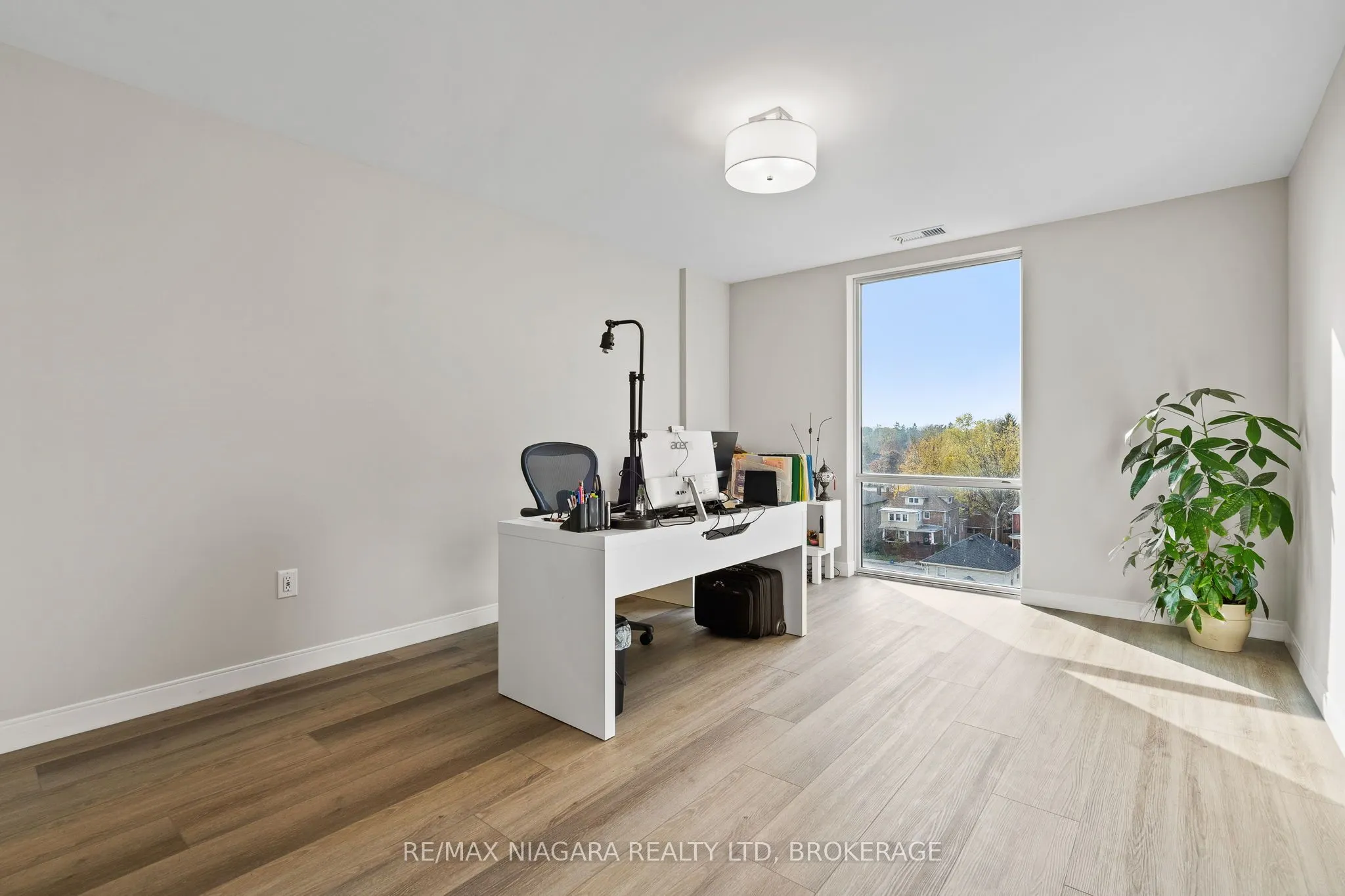 118 West Street #502